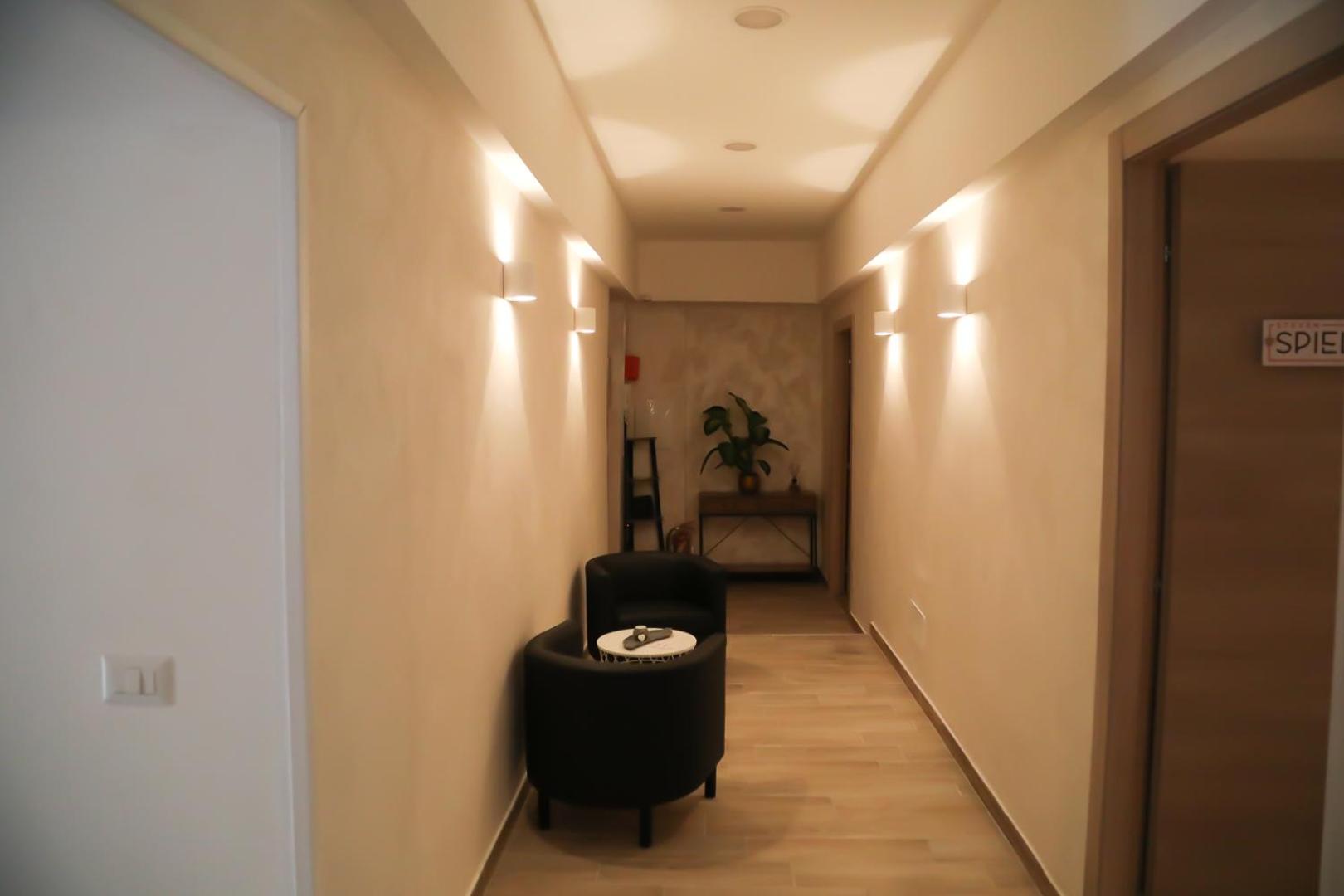 Standard King Room photo 2