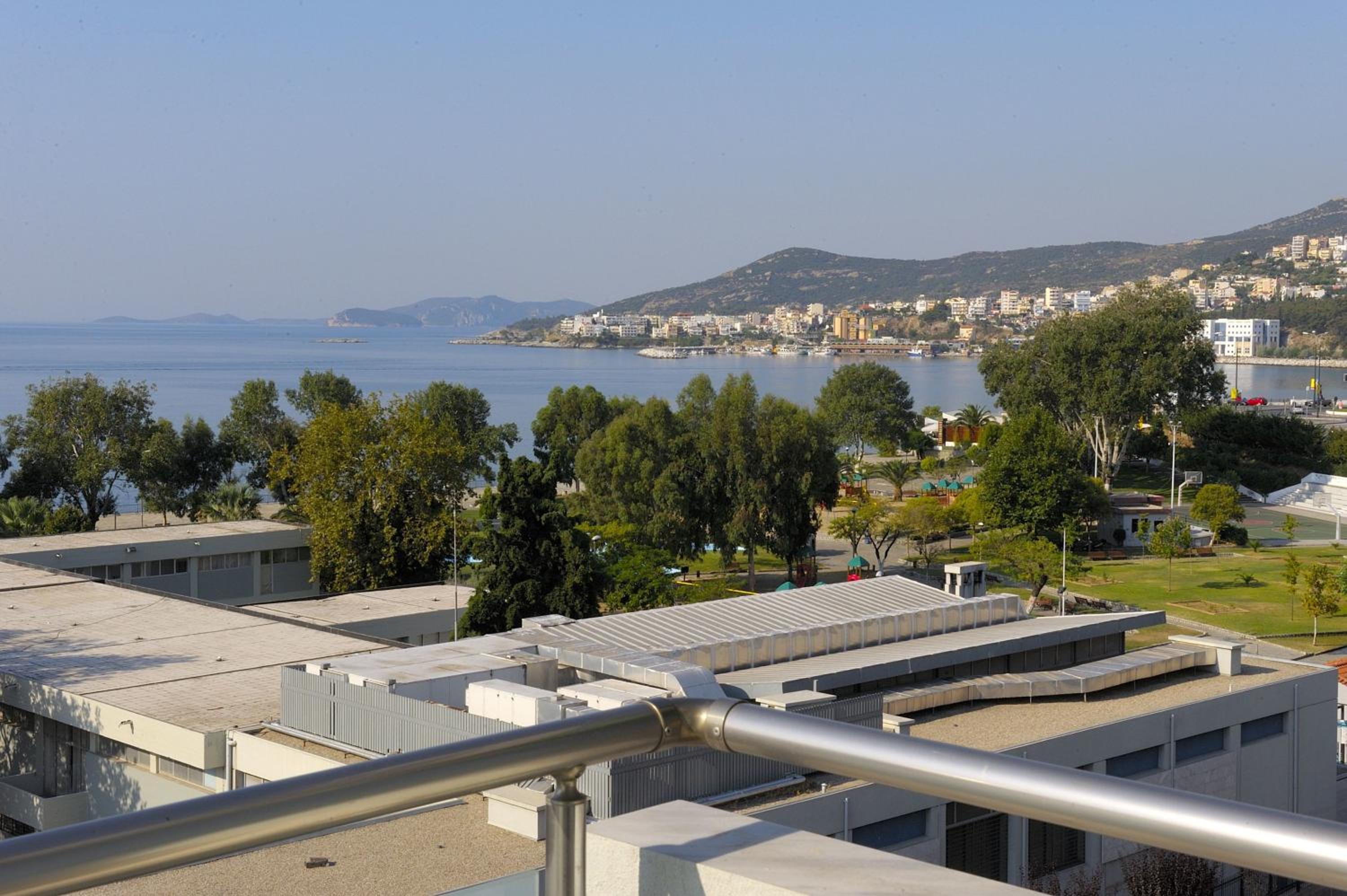 Superior Twin Room with Sea View - Photo 7