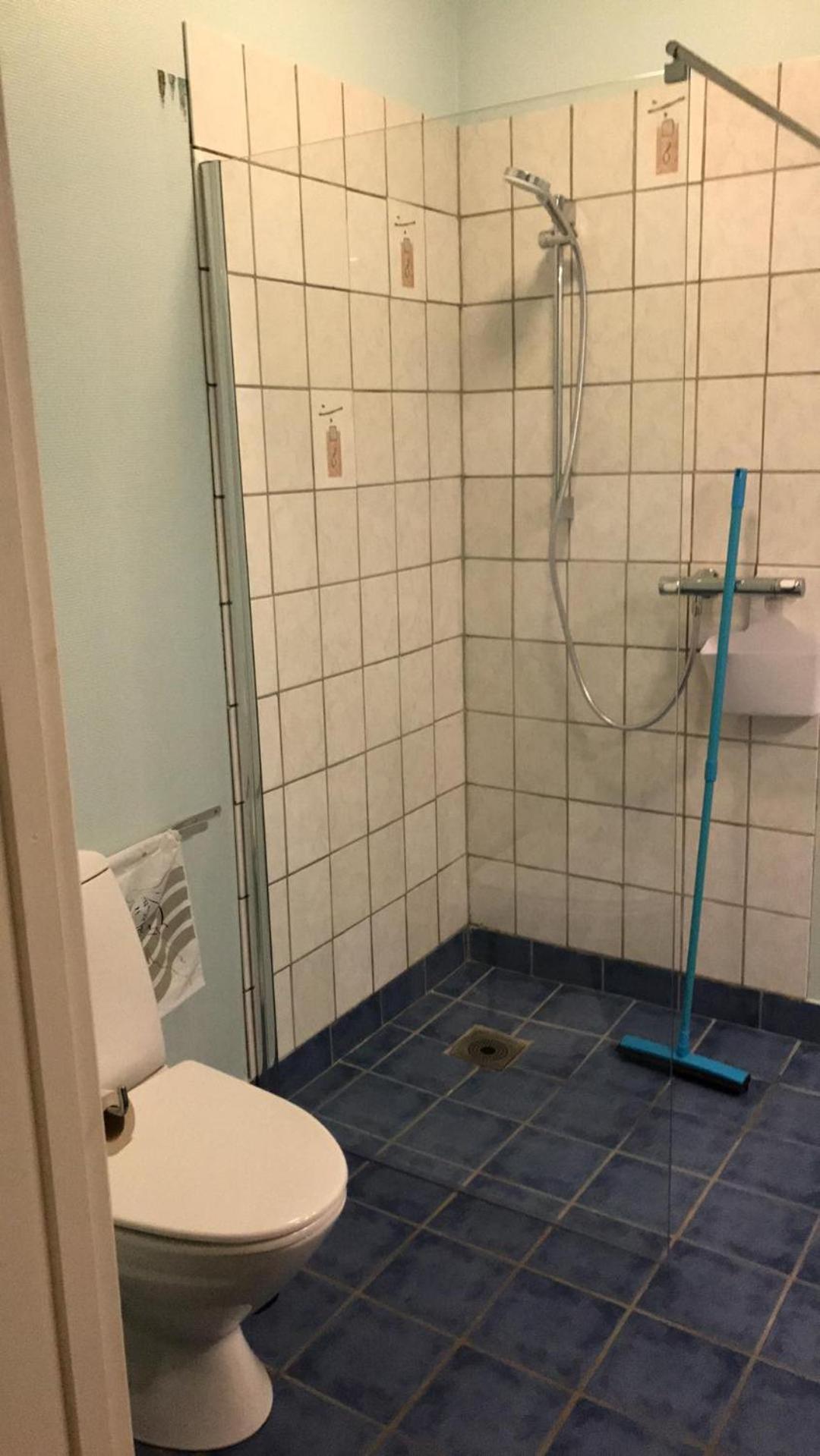 Double Room with Private Bathroom - Photo 2