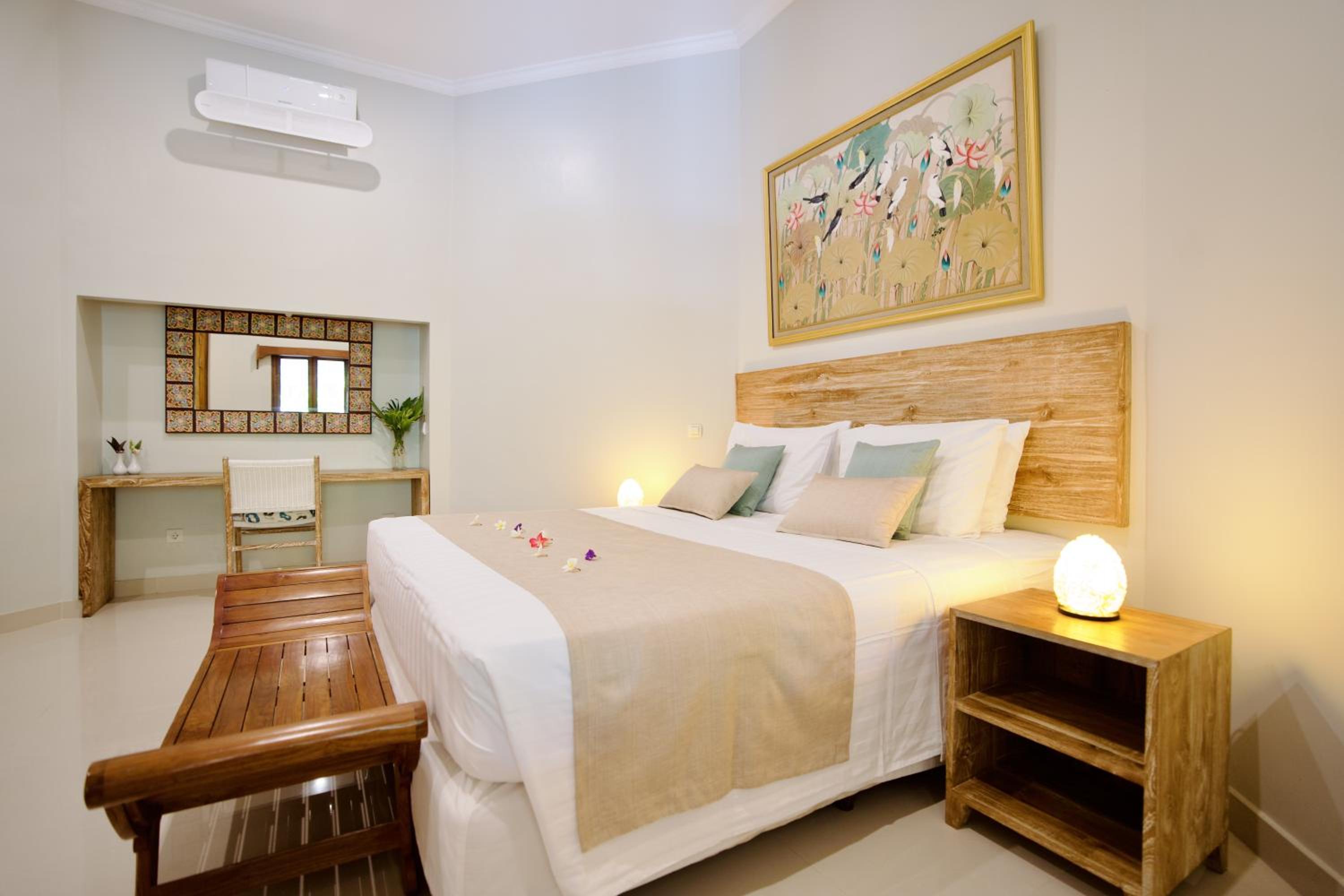 Deluxe Double Room with Balcony photo 3