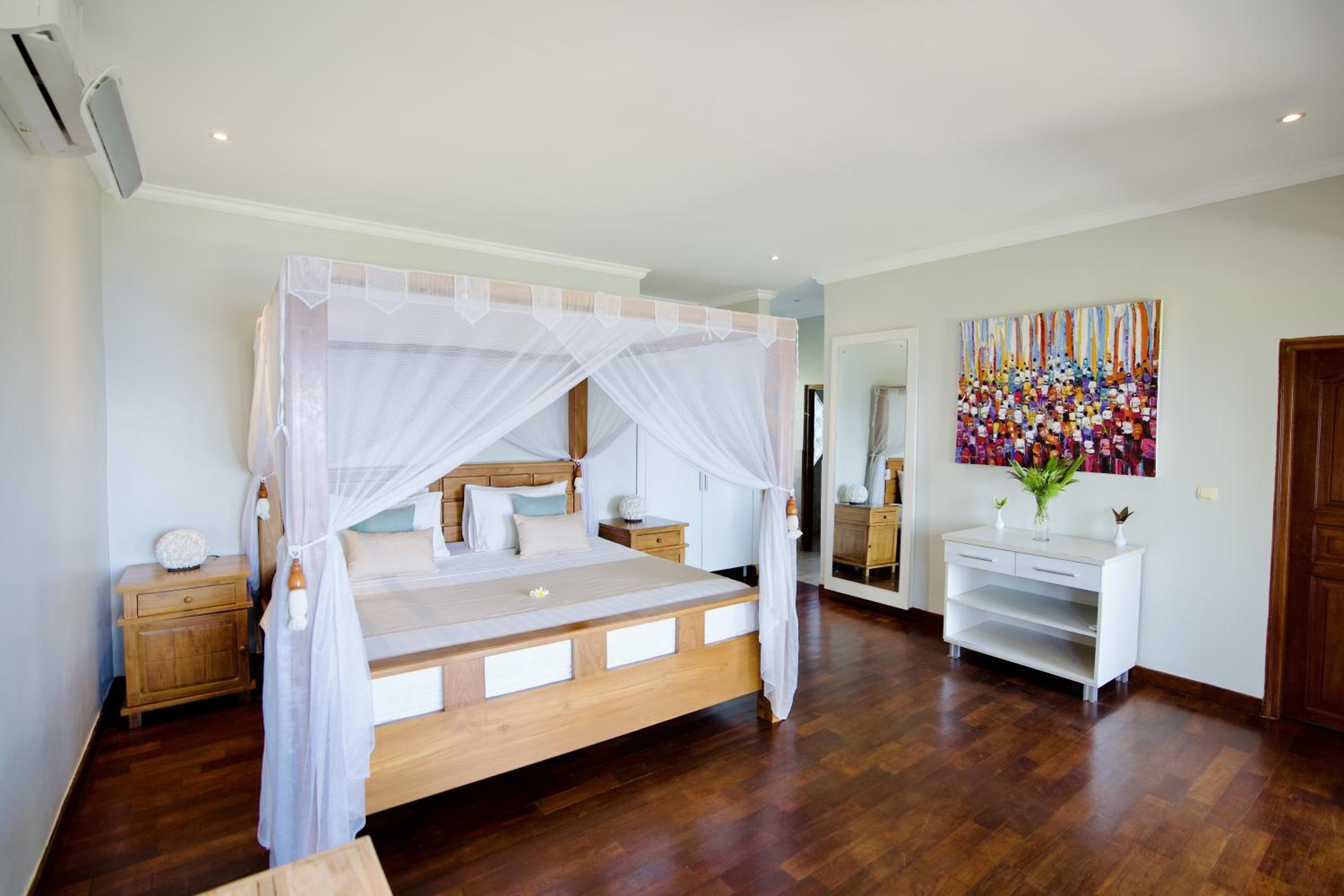 Deluxe Double Room with Side Sea View photo 1