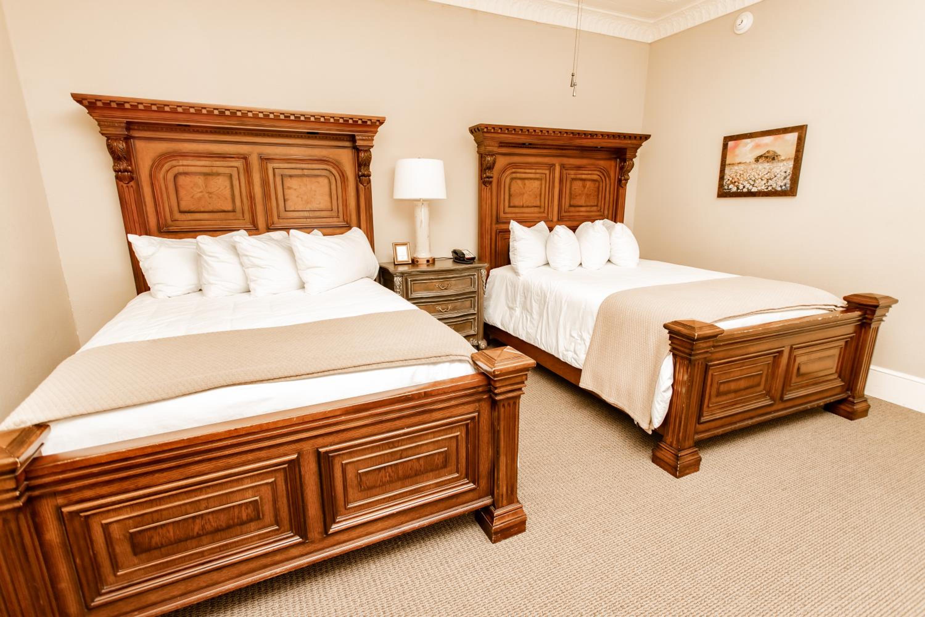 Standard Queen Room with Two Queen Beds - Photo 1