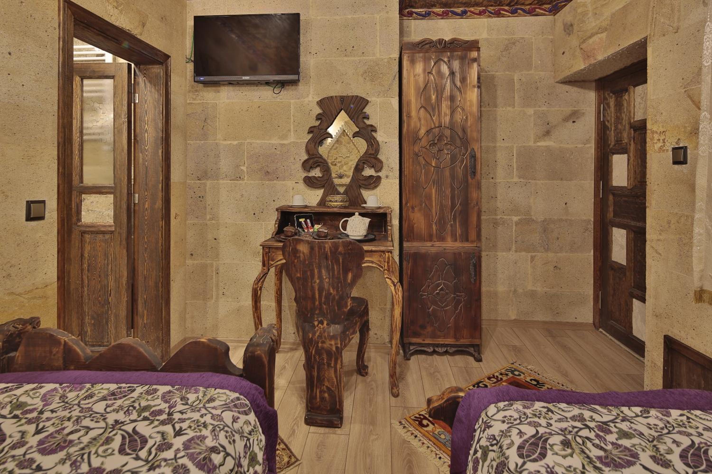 Standard Twin or Double Room - Photo 6
