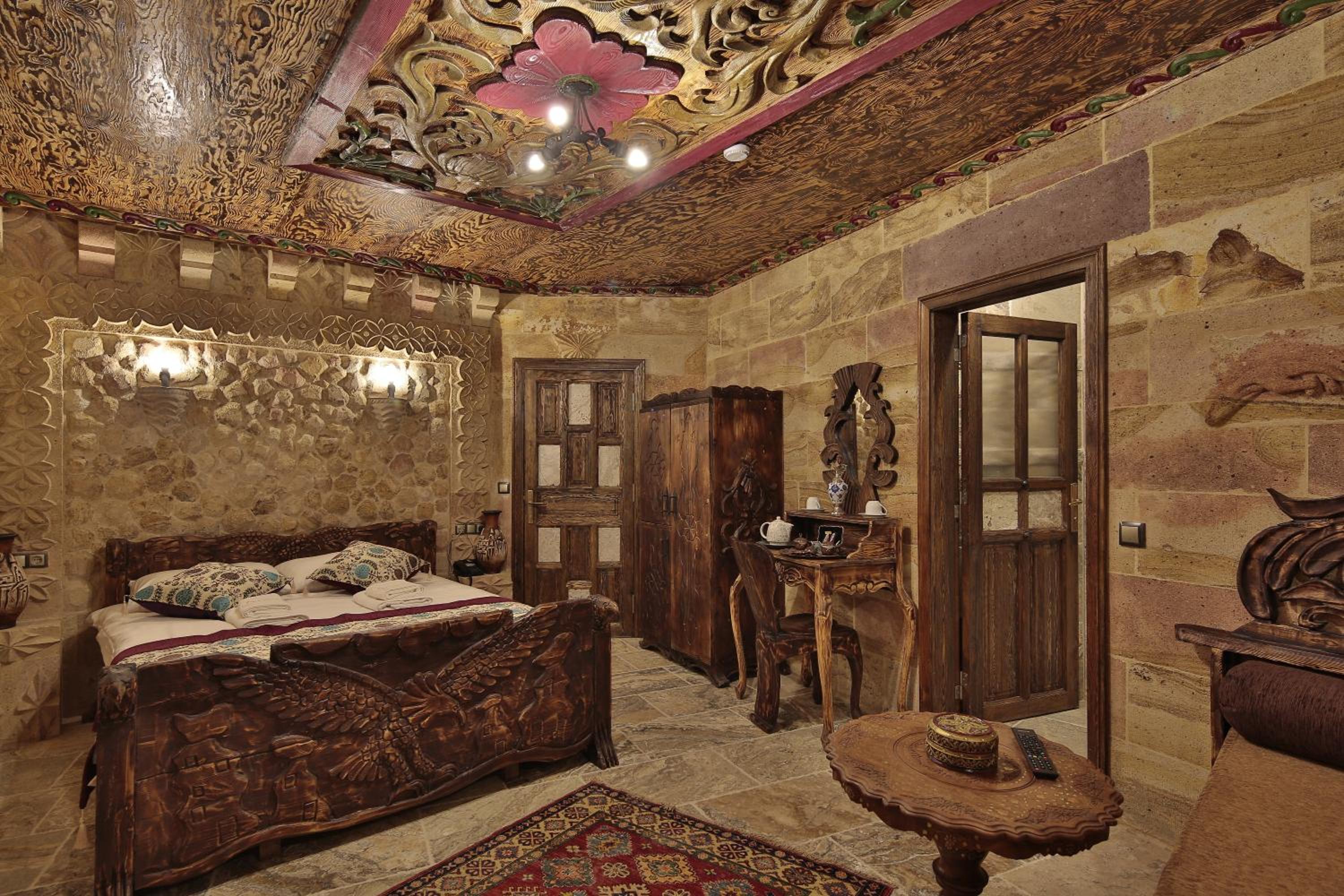 Suite - Photo 11