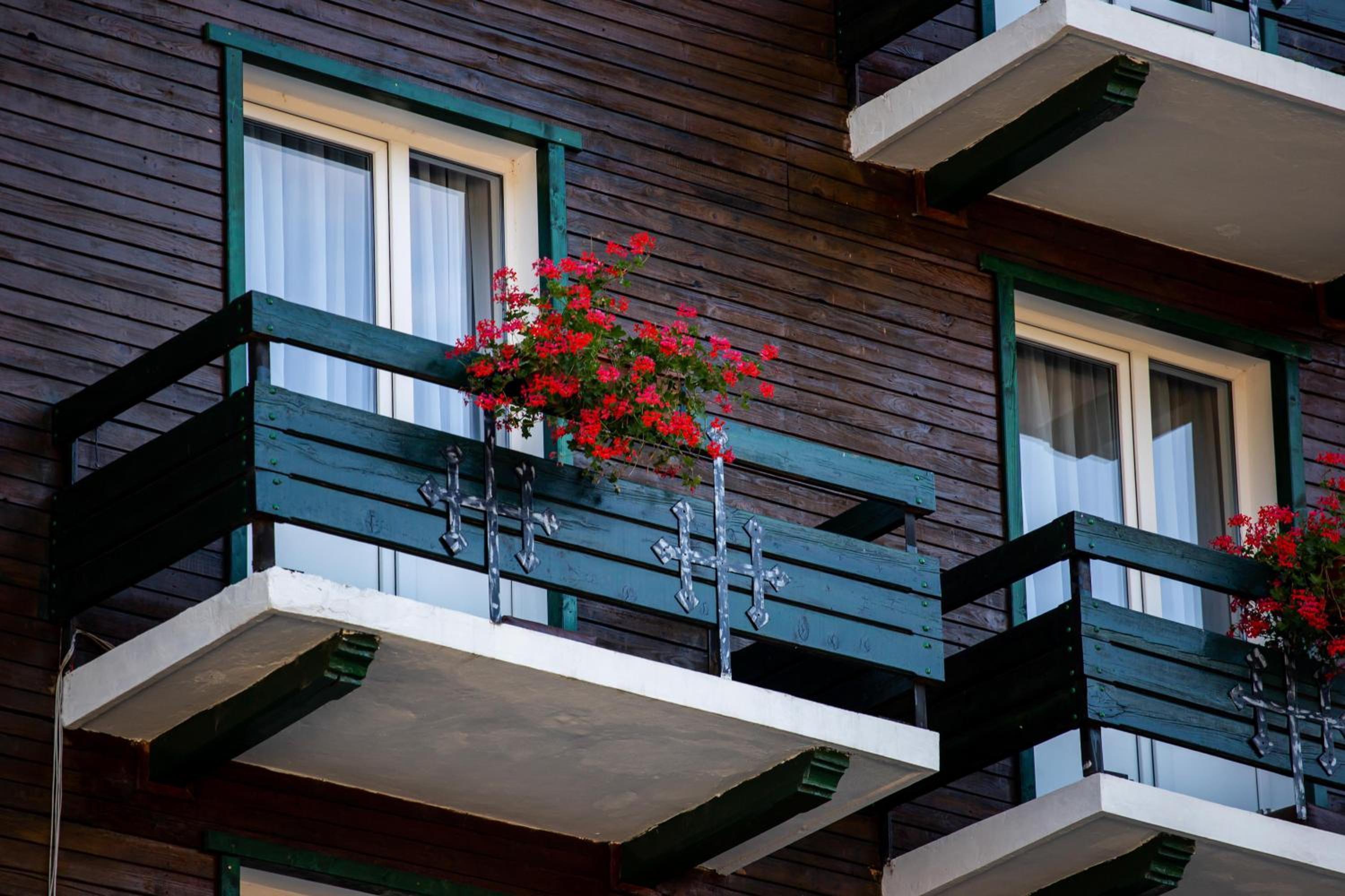 Deluxe Double Room with Balcony - Photo 12