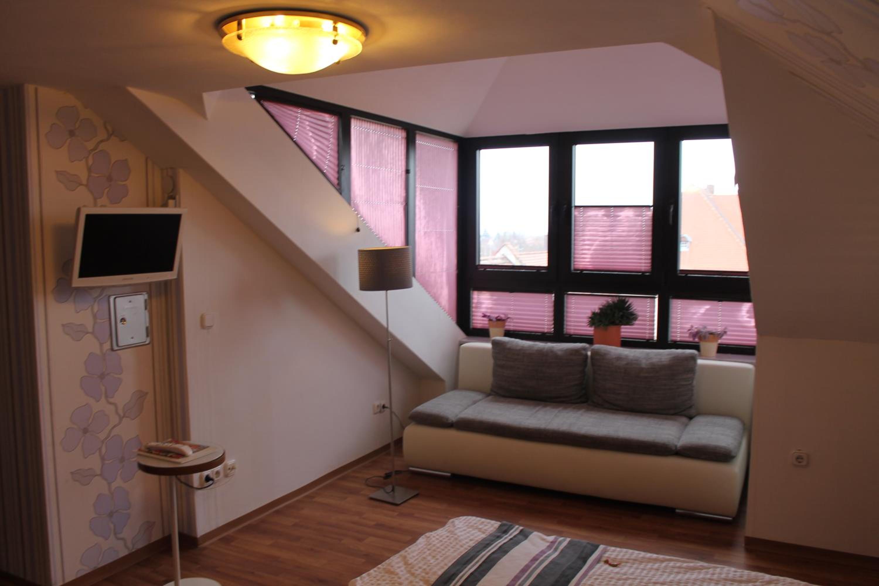 Standard Double Room - Photo 15