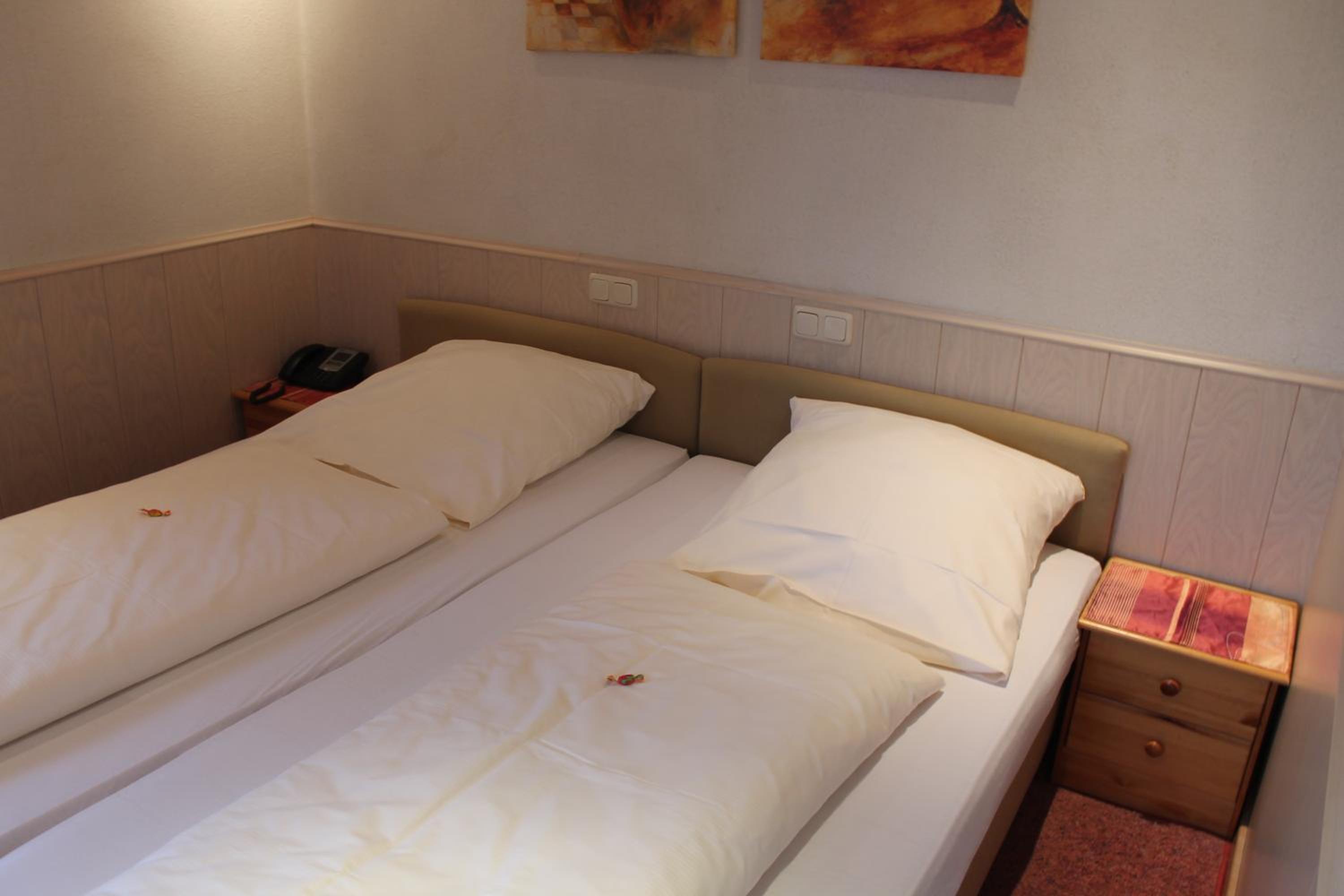 Standard Double Room - Photo 20