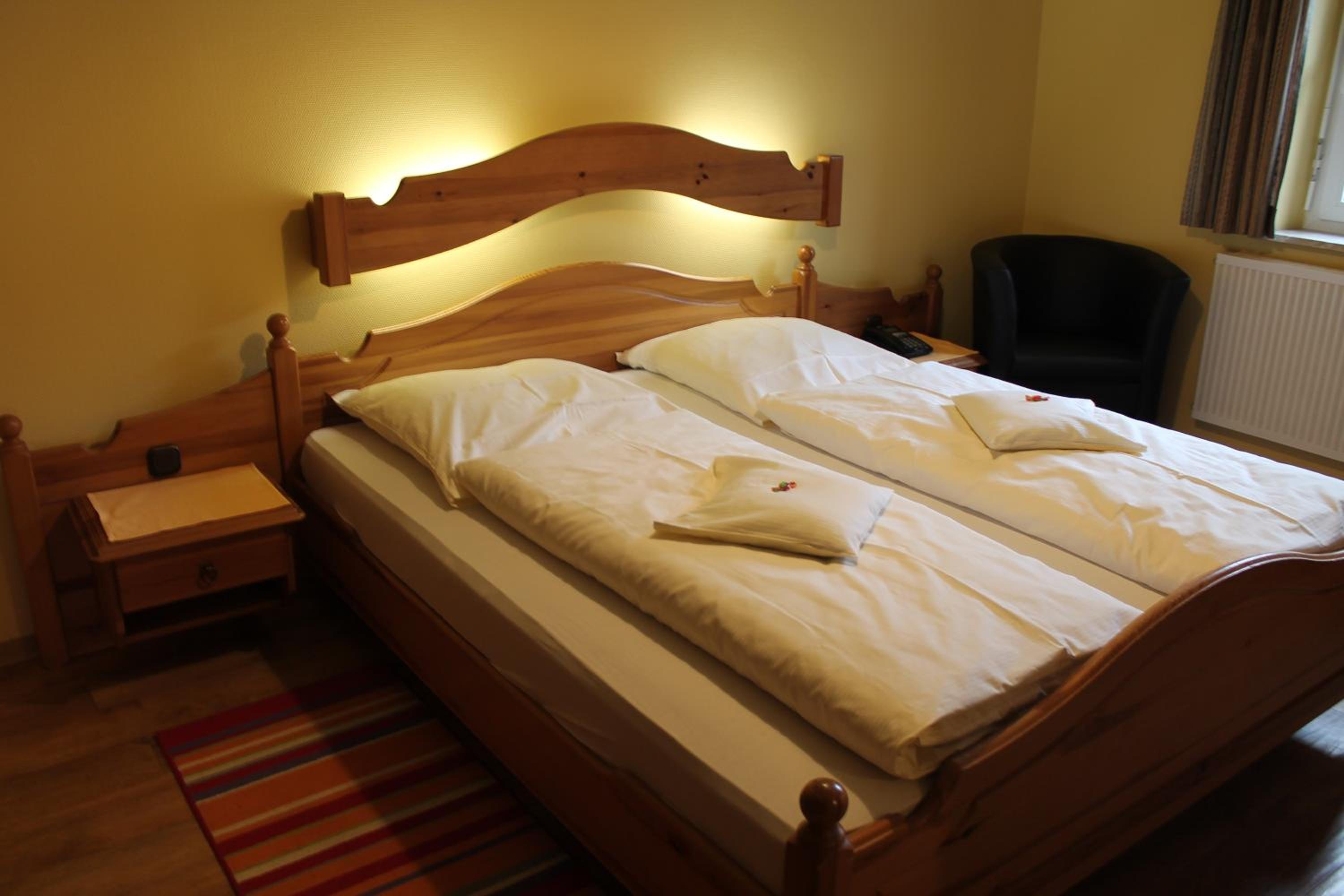 Budget Double Room - Photo 3