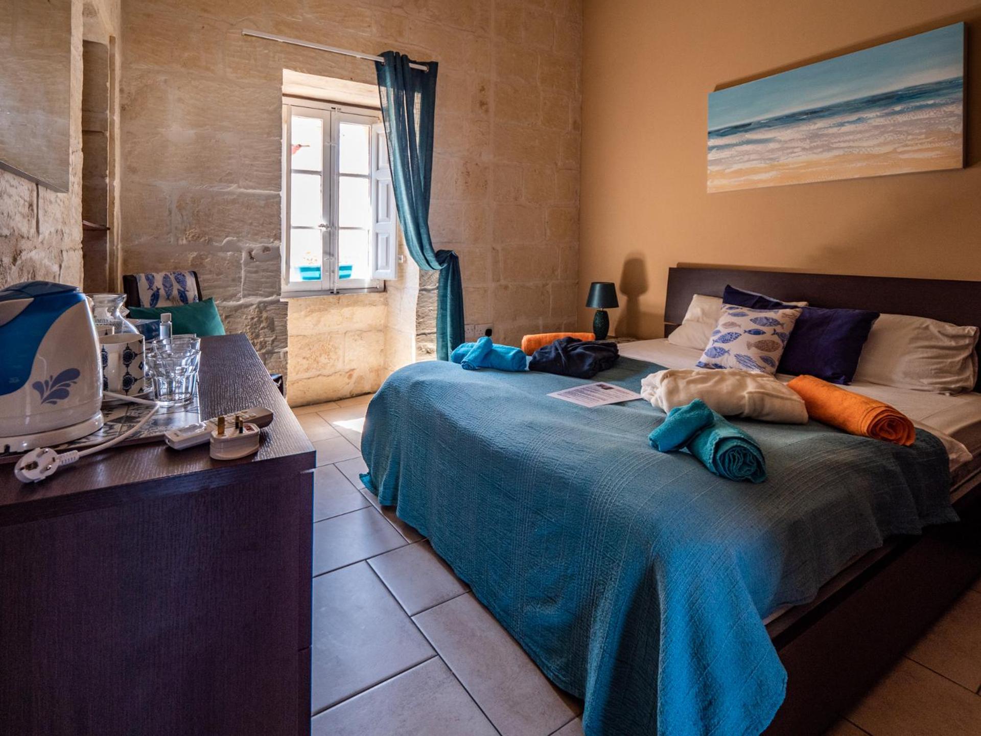 Double Room With Shared Bathroom