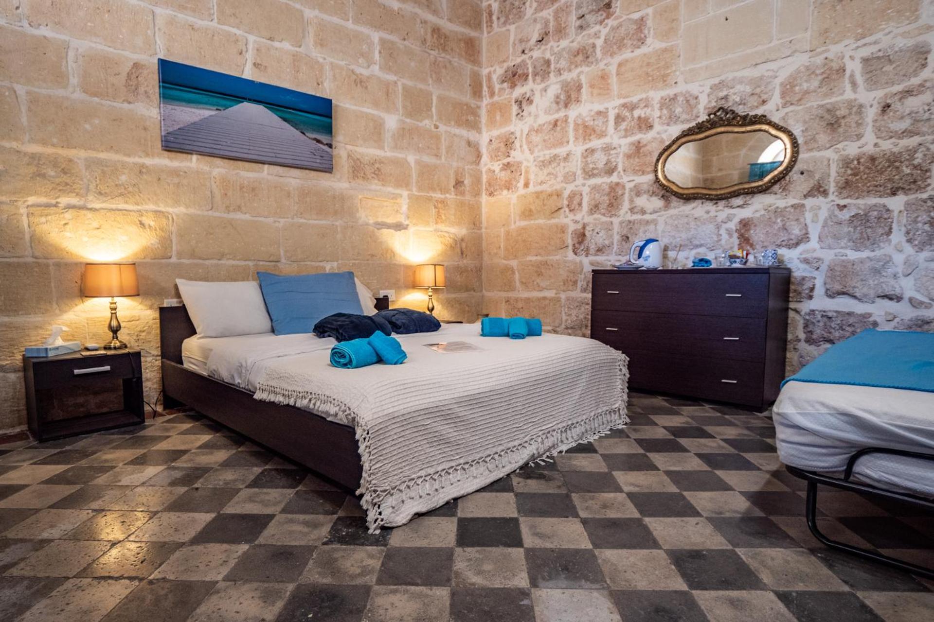 Triple Room With Private External Bathroom