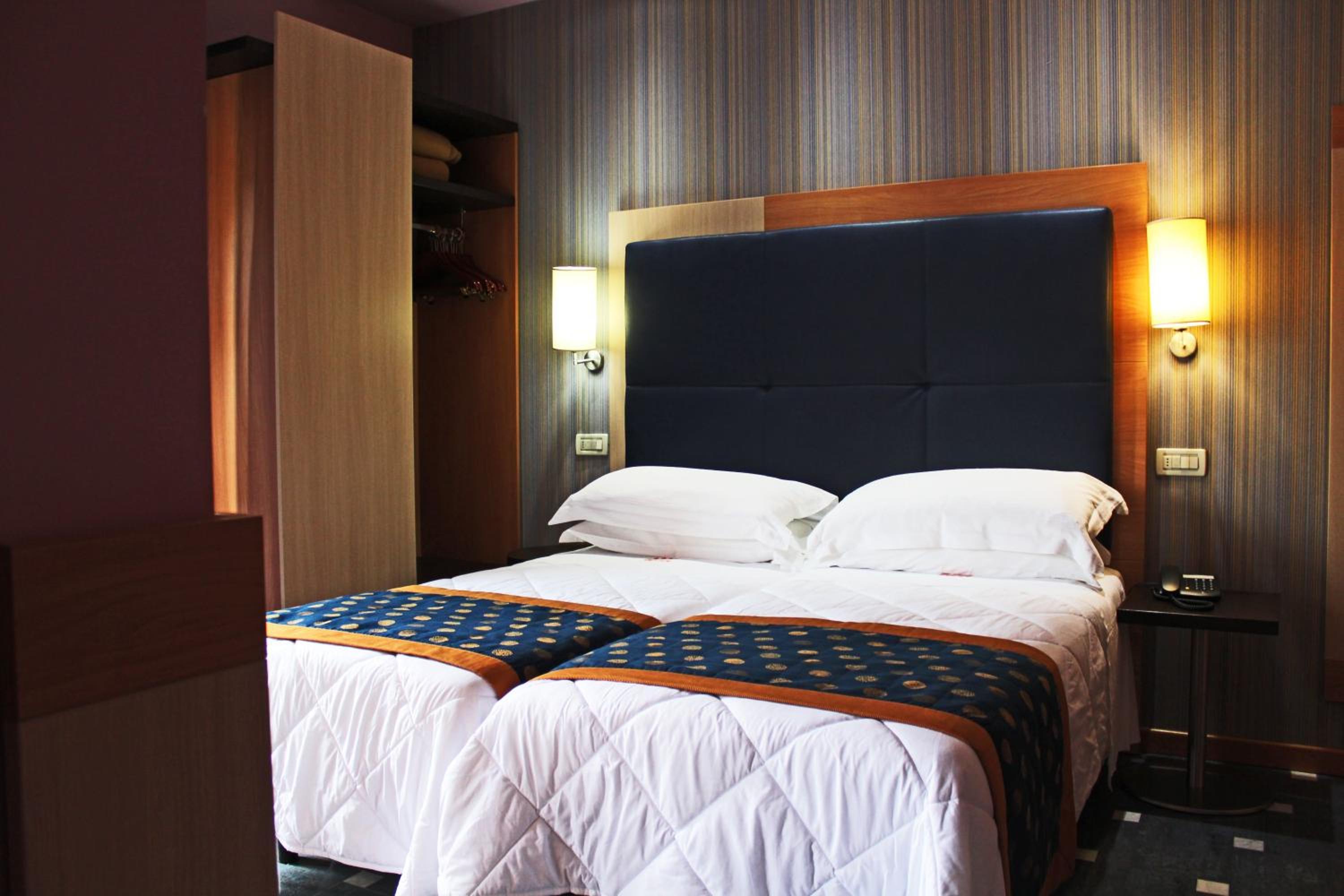 Comfort Double Room with Balcony - Photo 6