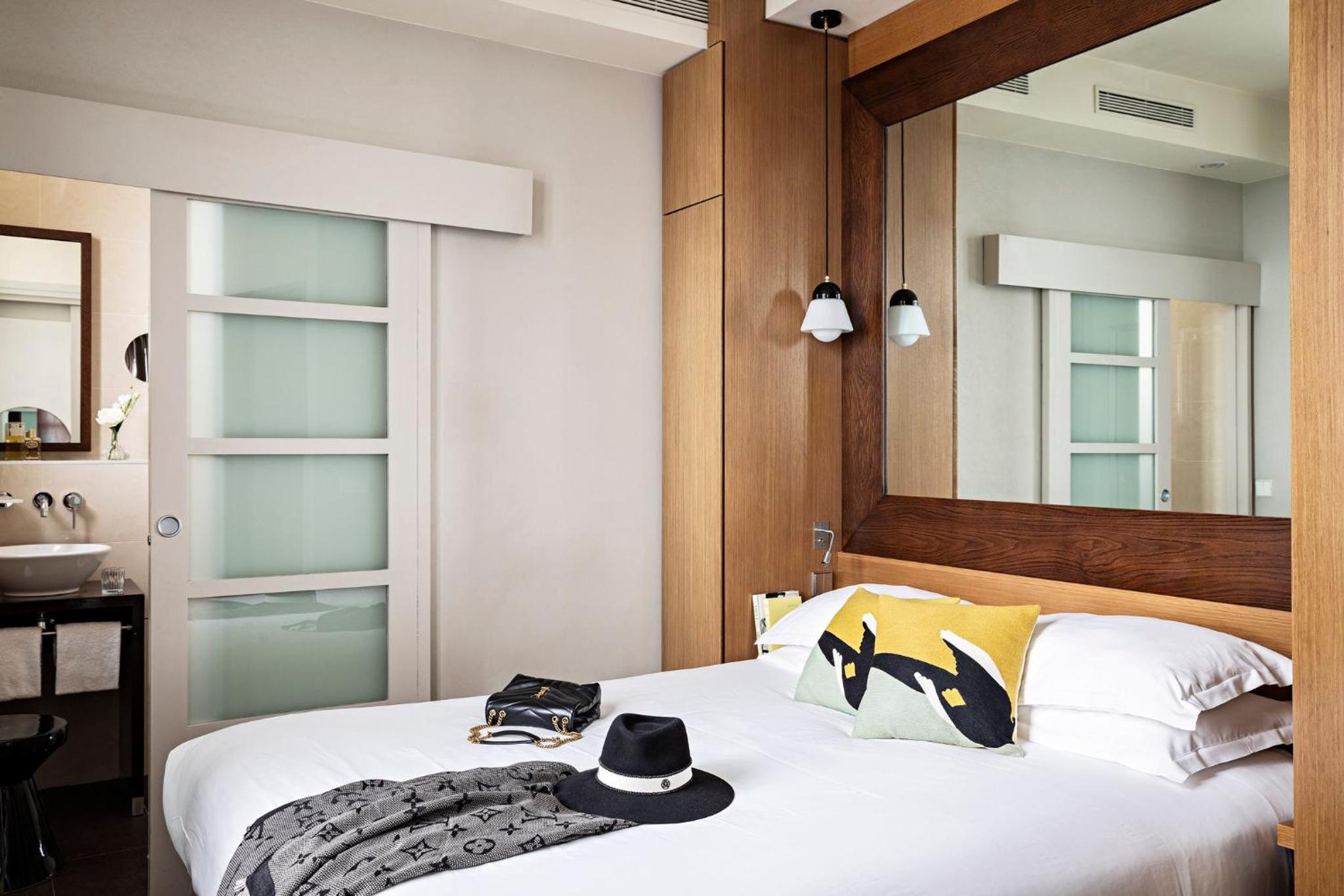 Standard Room photo 2