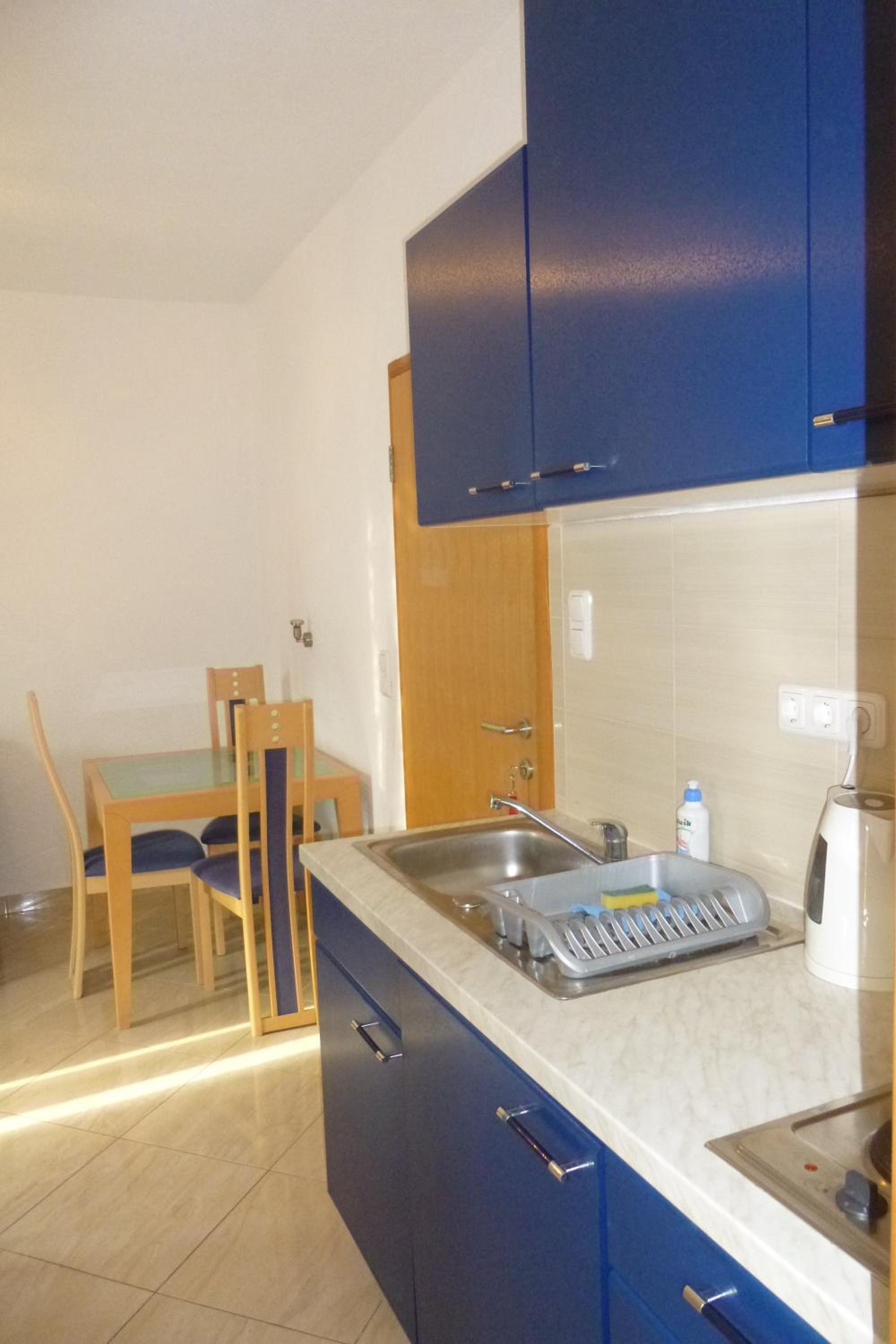 One-Bedroom Apartment with Balcony and Sea View photo 3