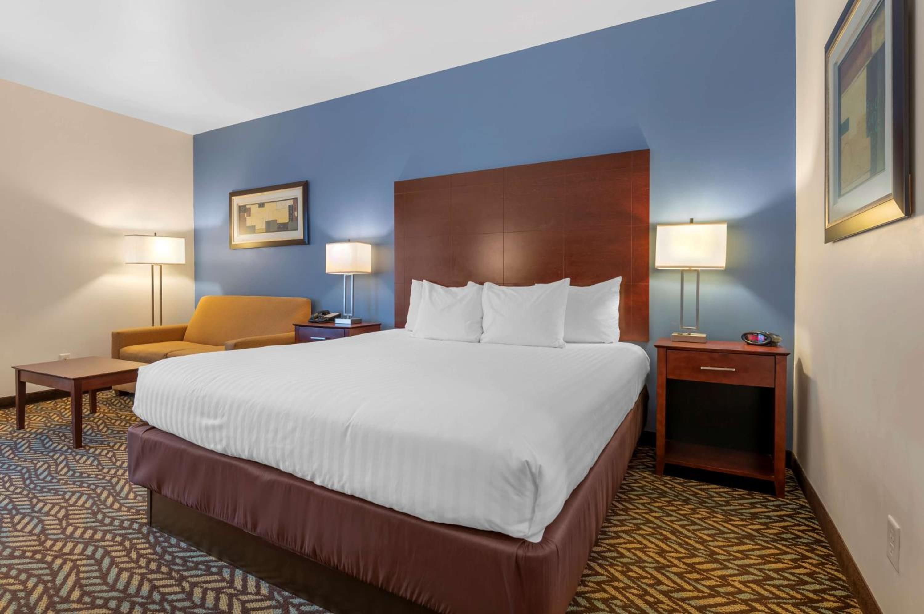 King Room with Sofa Bed - Non-Smoking