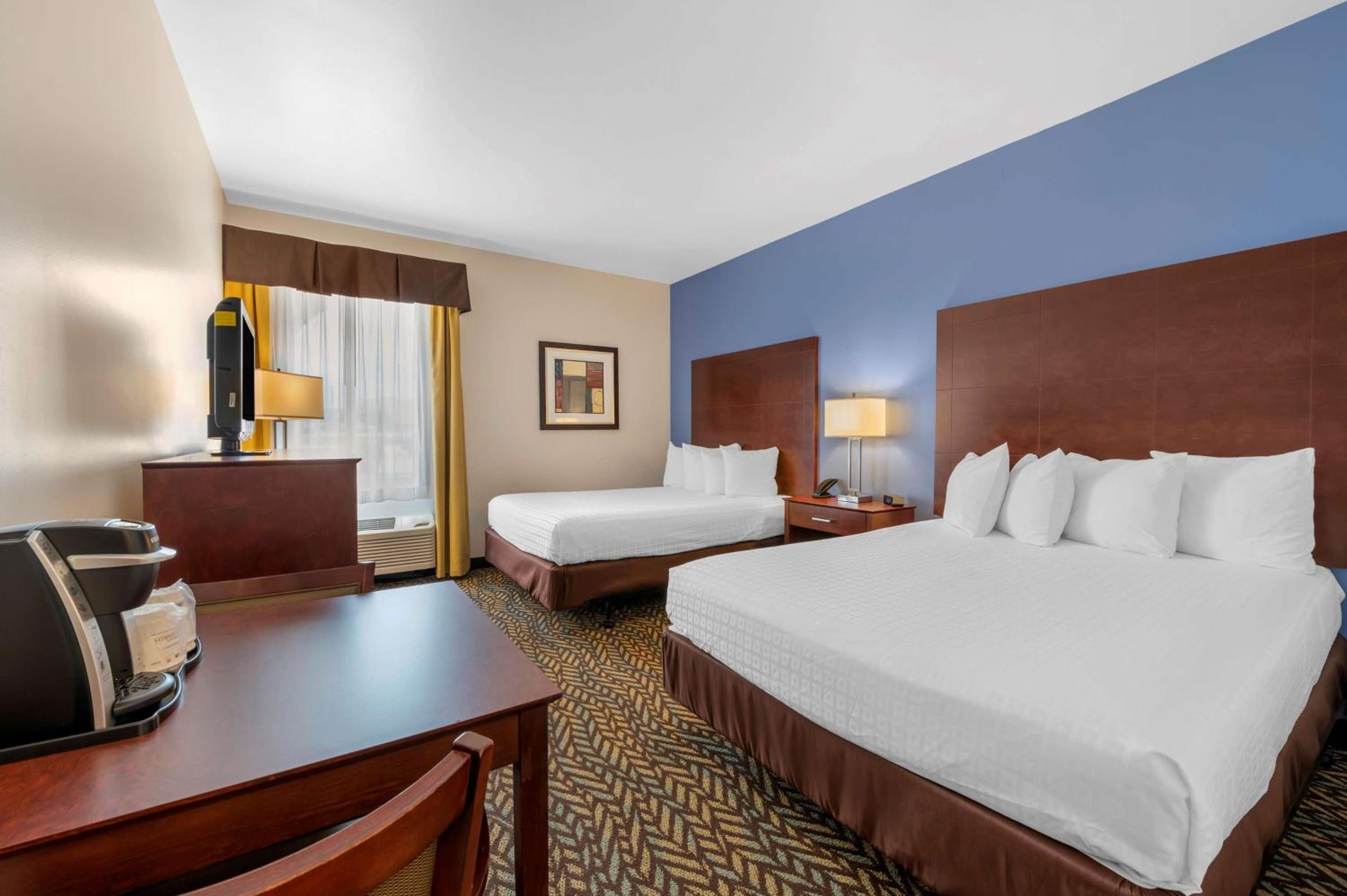 Queen Room with Two Queen Beds and Walk-In Shower - Mobility Access/Non-Smoking