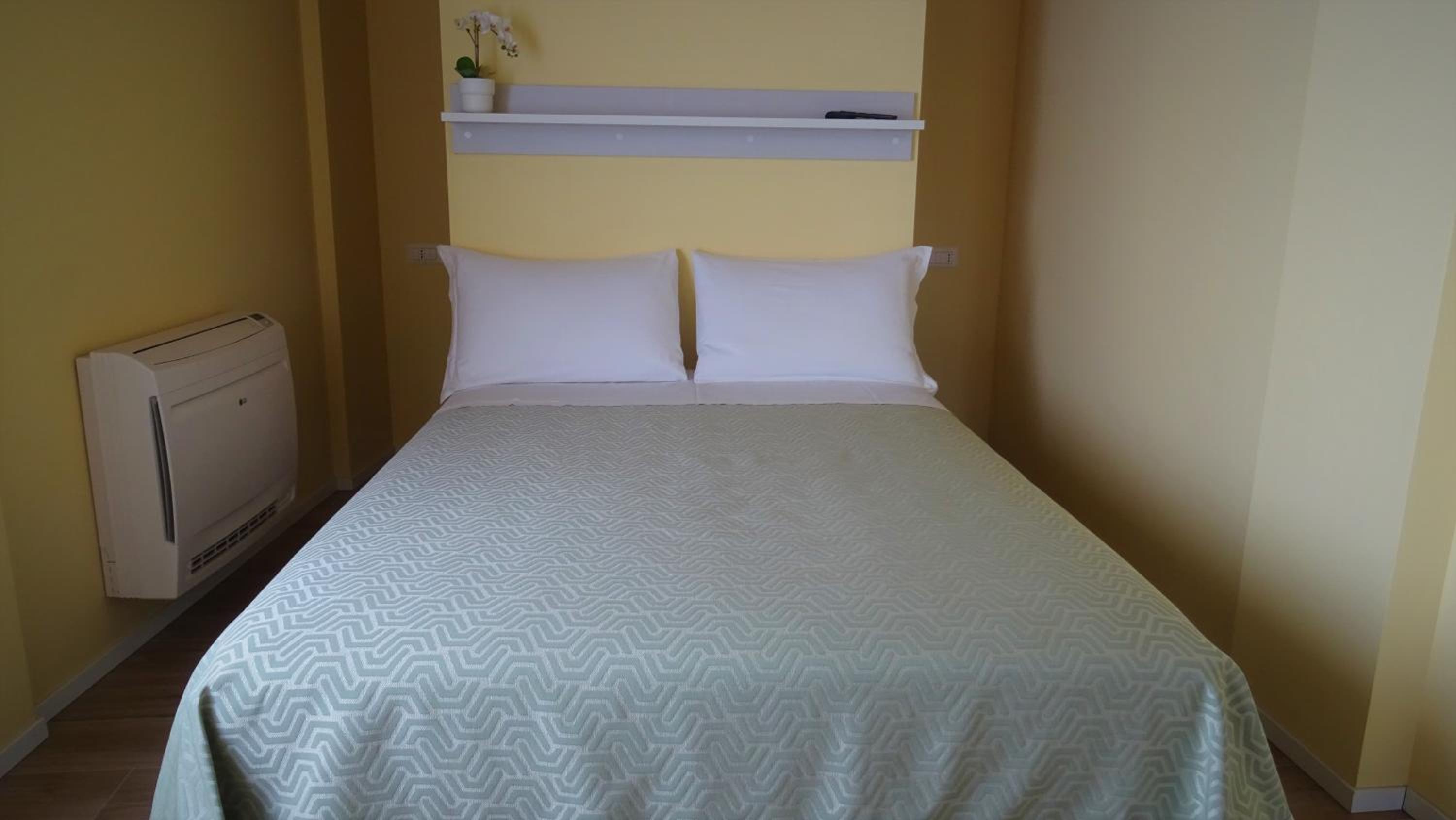 Double Room with Private Bathroom photo 1