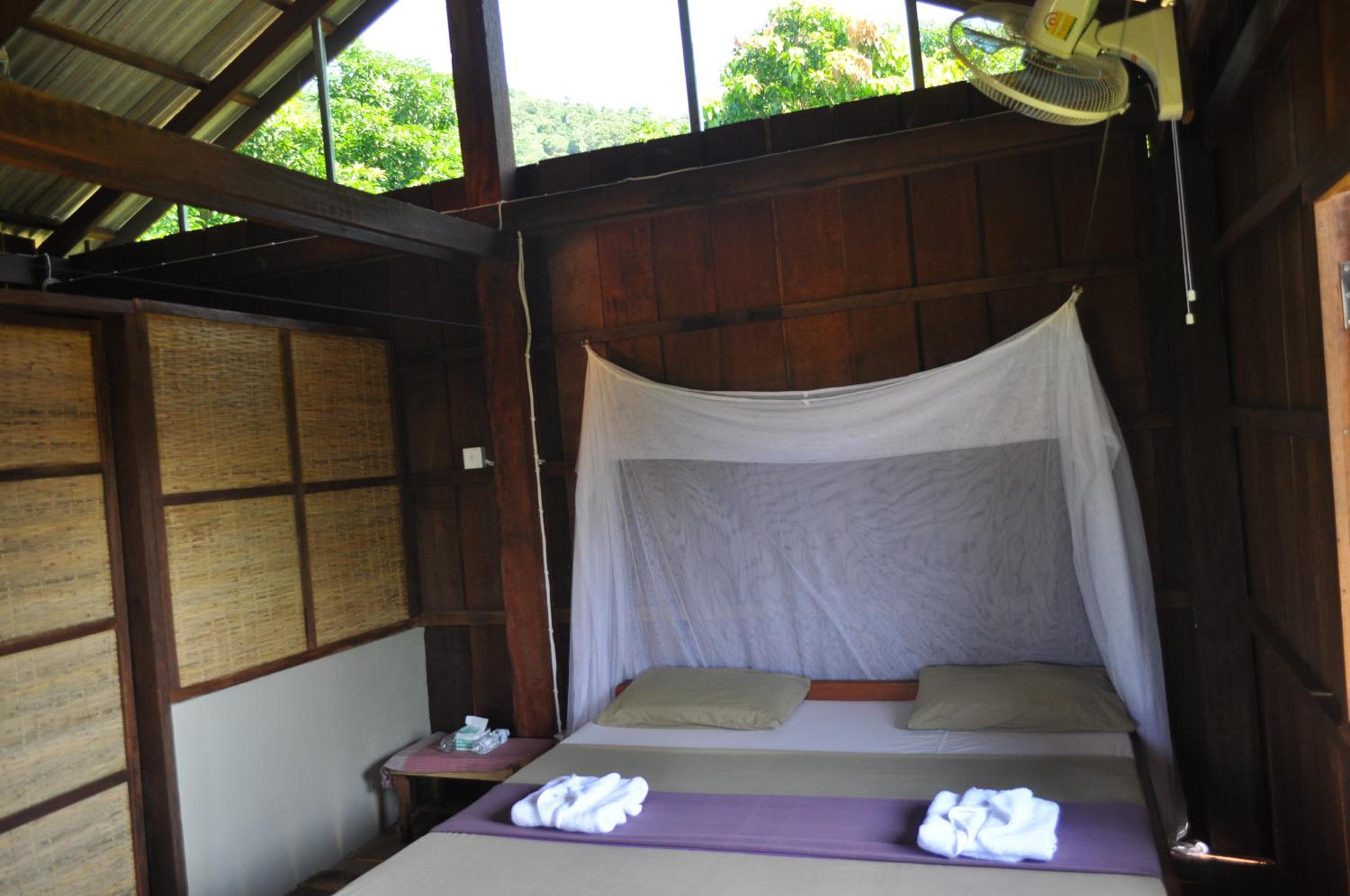 King Room with Balcony - Photo 21