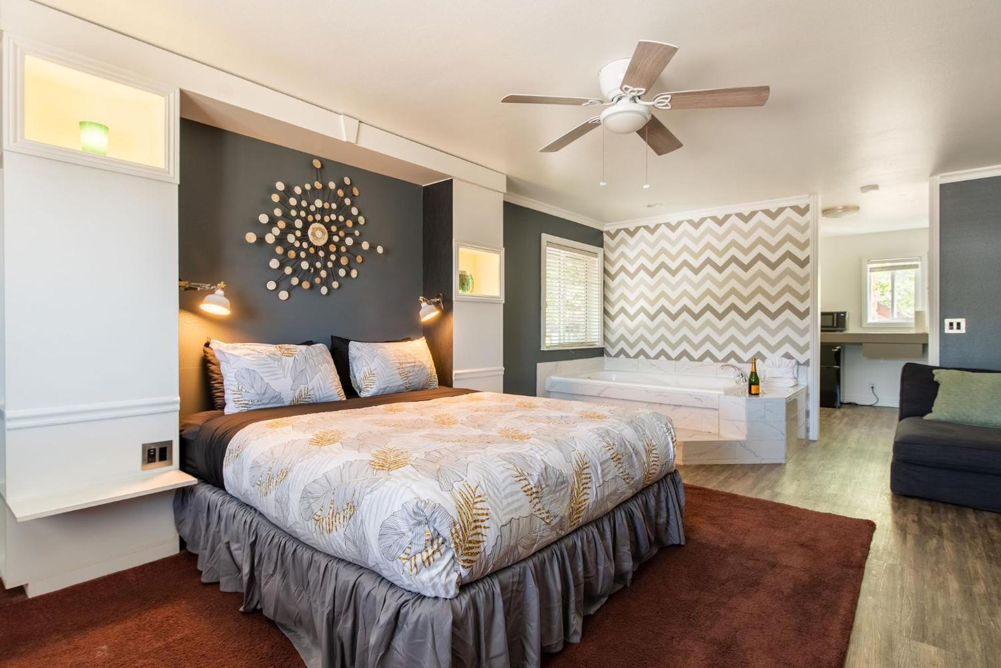 King Suite with Spa Bath