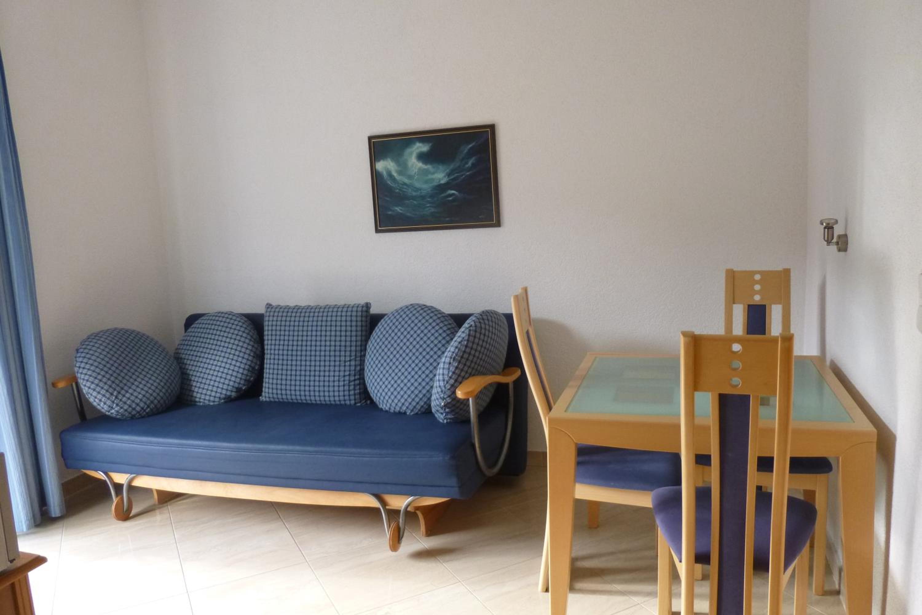 One-Bedroom Apartment with Balcony and Sea View photo 2