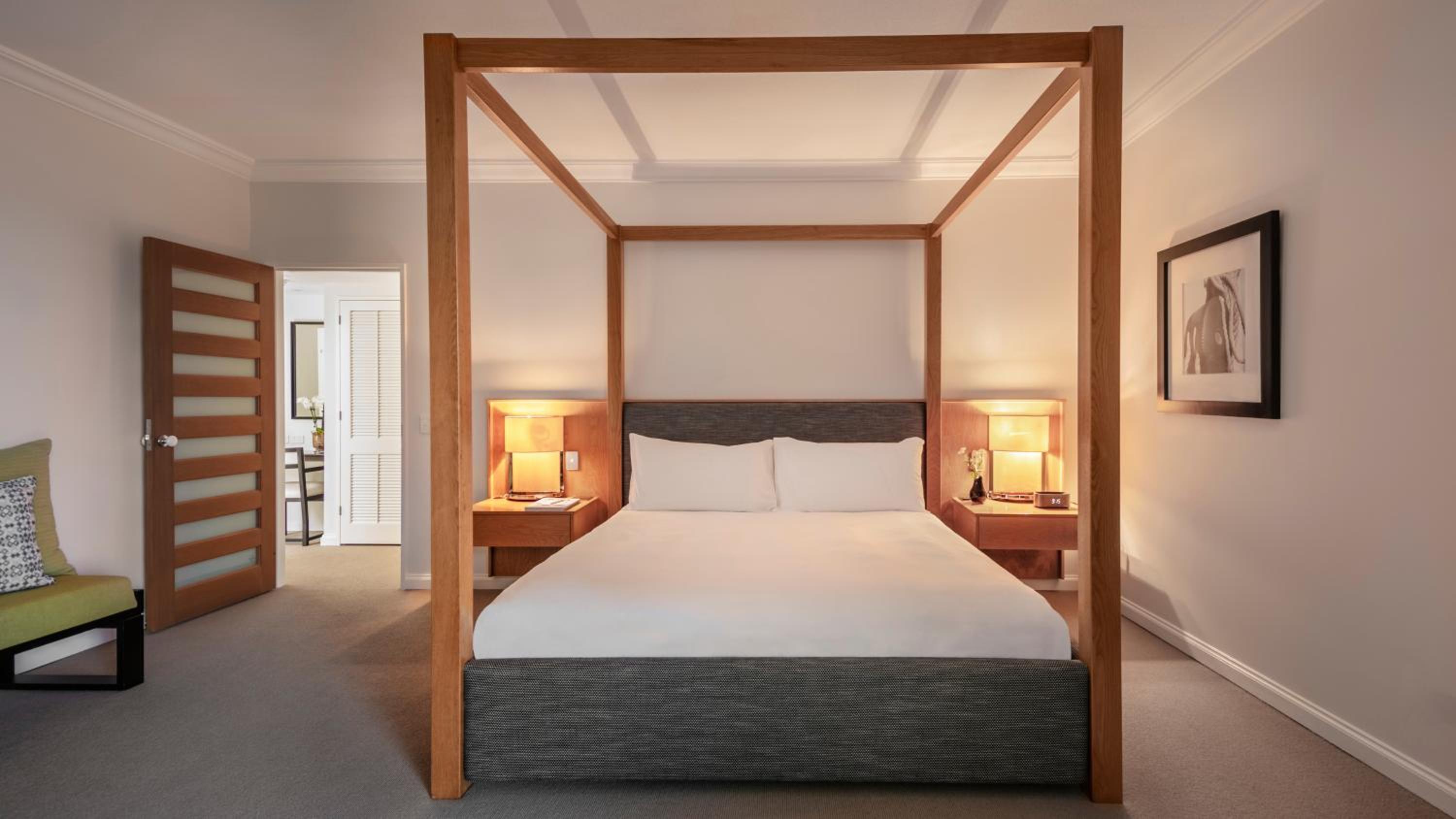 Manor Suite - Photo 7