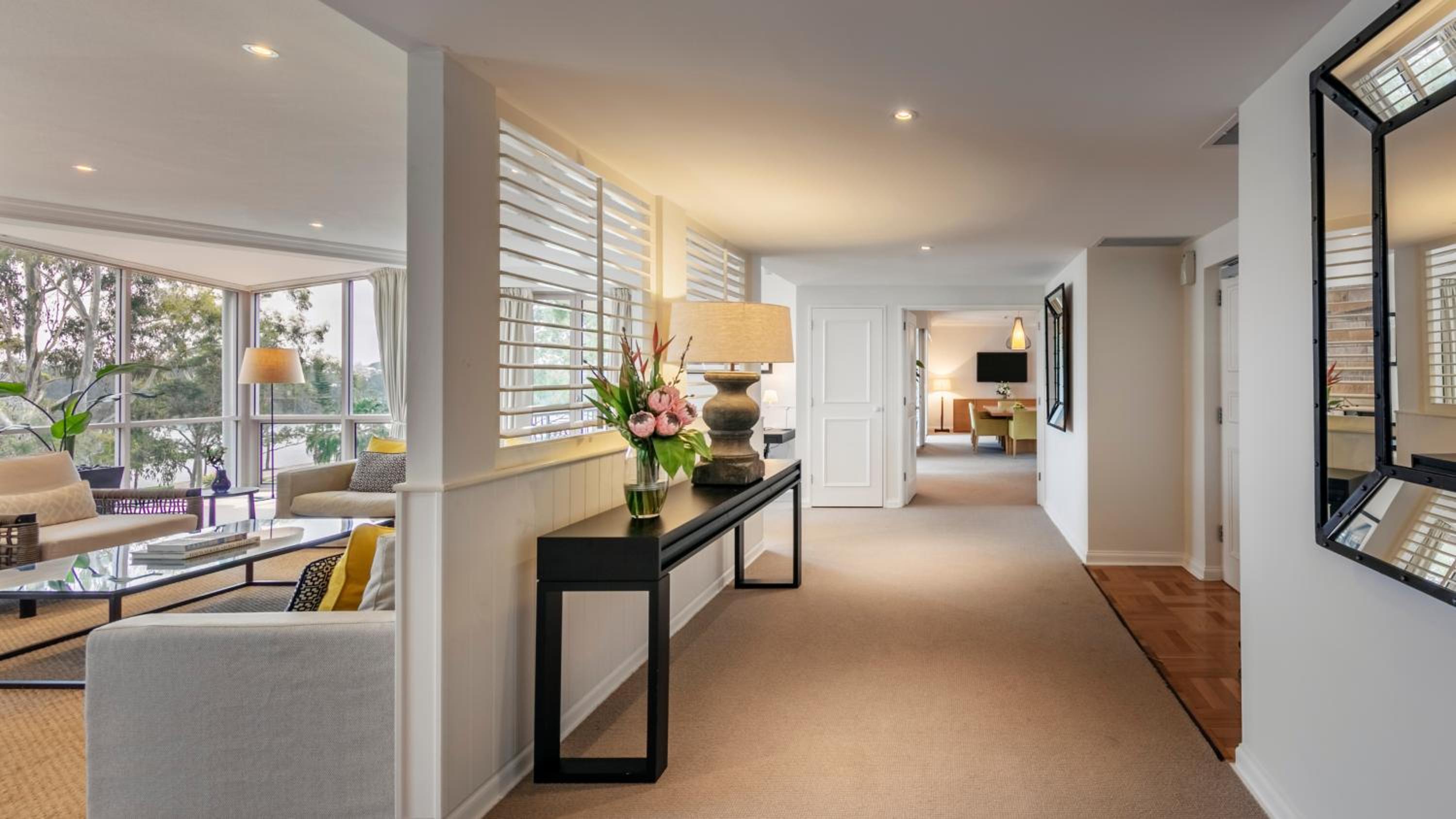 Manor Suite - Photo 6