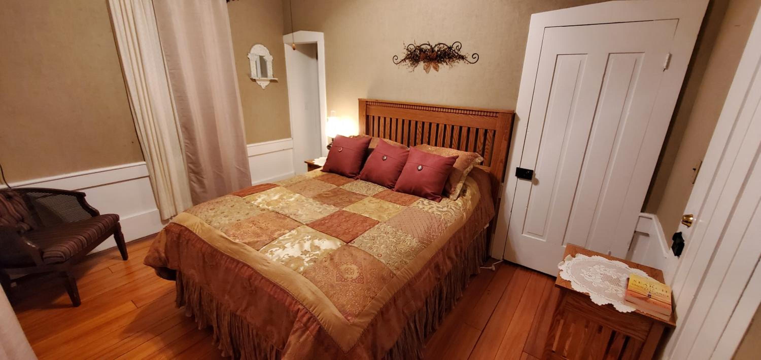 Double Room with Private Bathroom photo 1