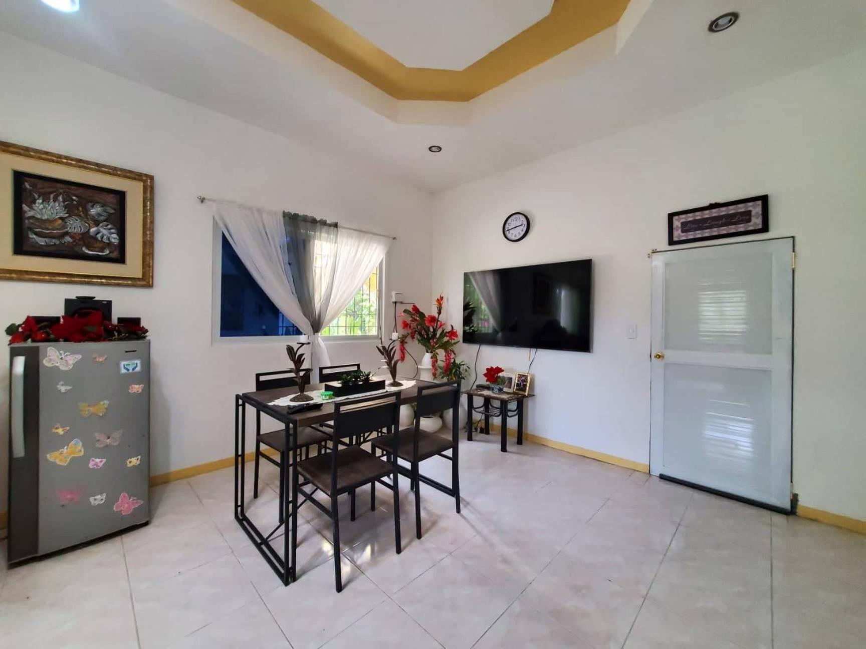 Two-Bedroom House photo 3
