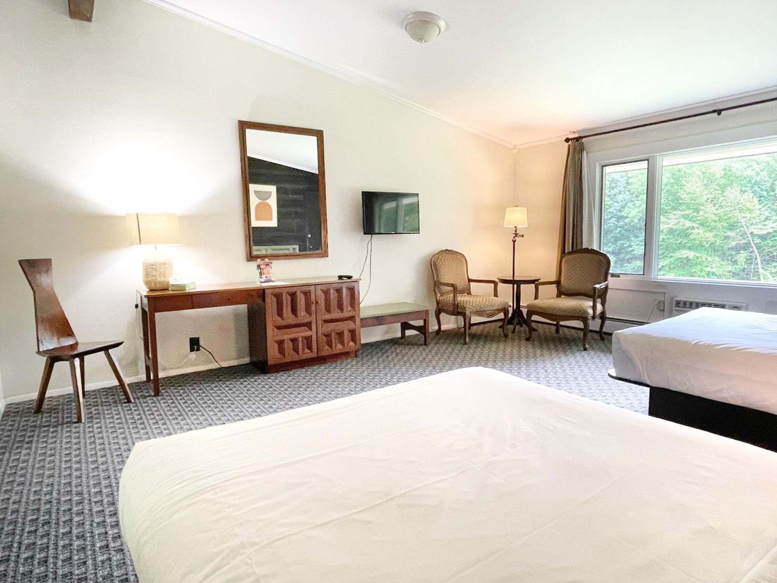 Double Room with Two Double Beds photo 2