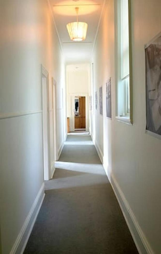 Five-Bedroom House photo 2