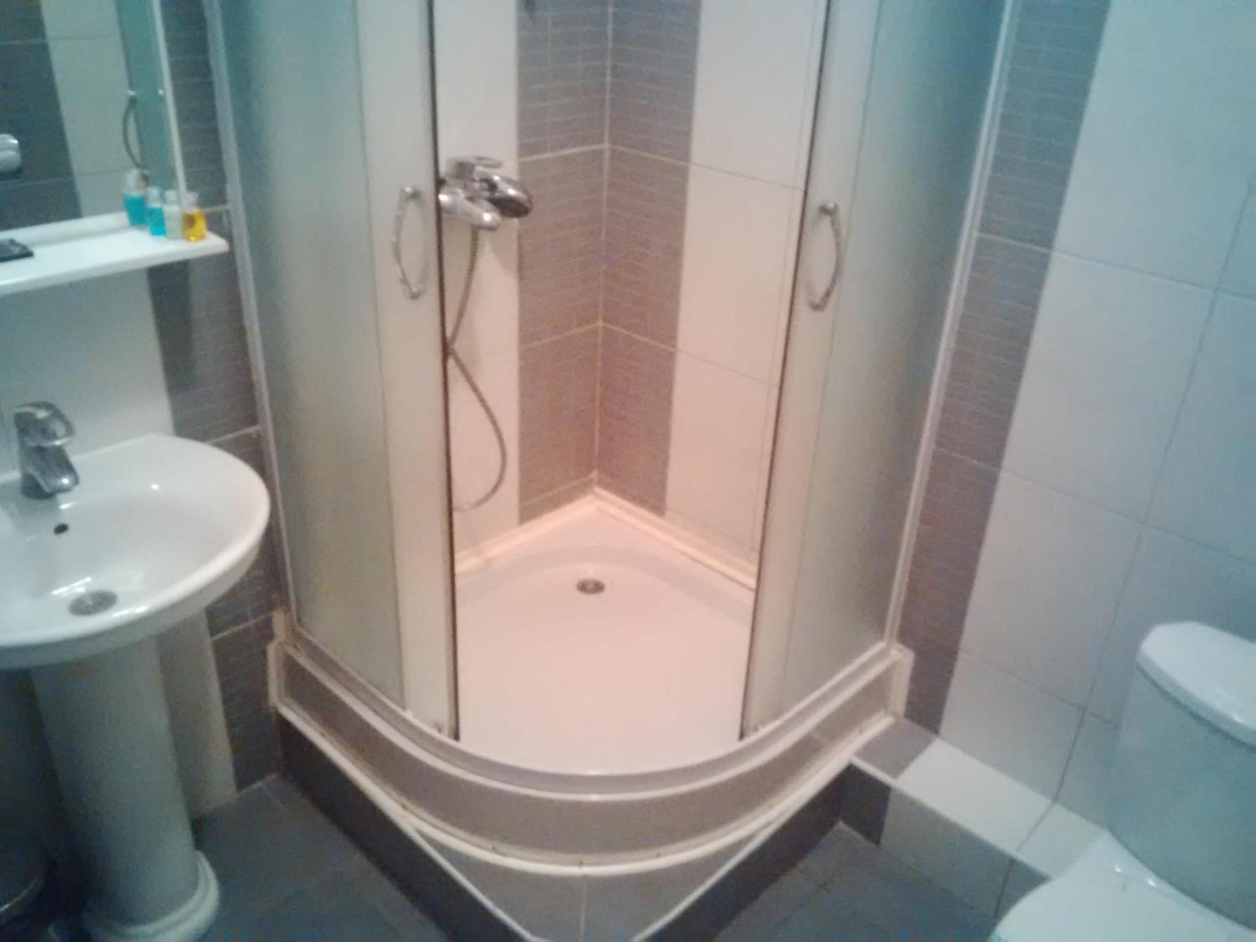 Double or Twin Room with Balcony - Photo 21