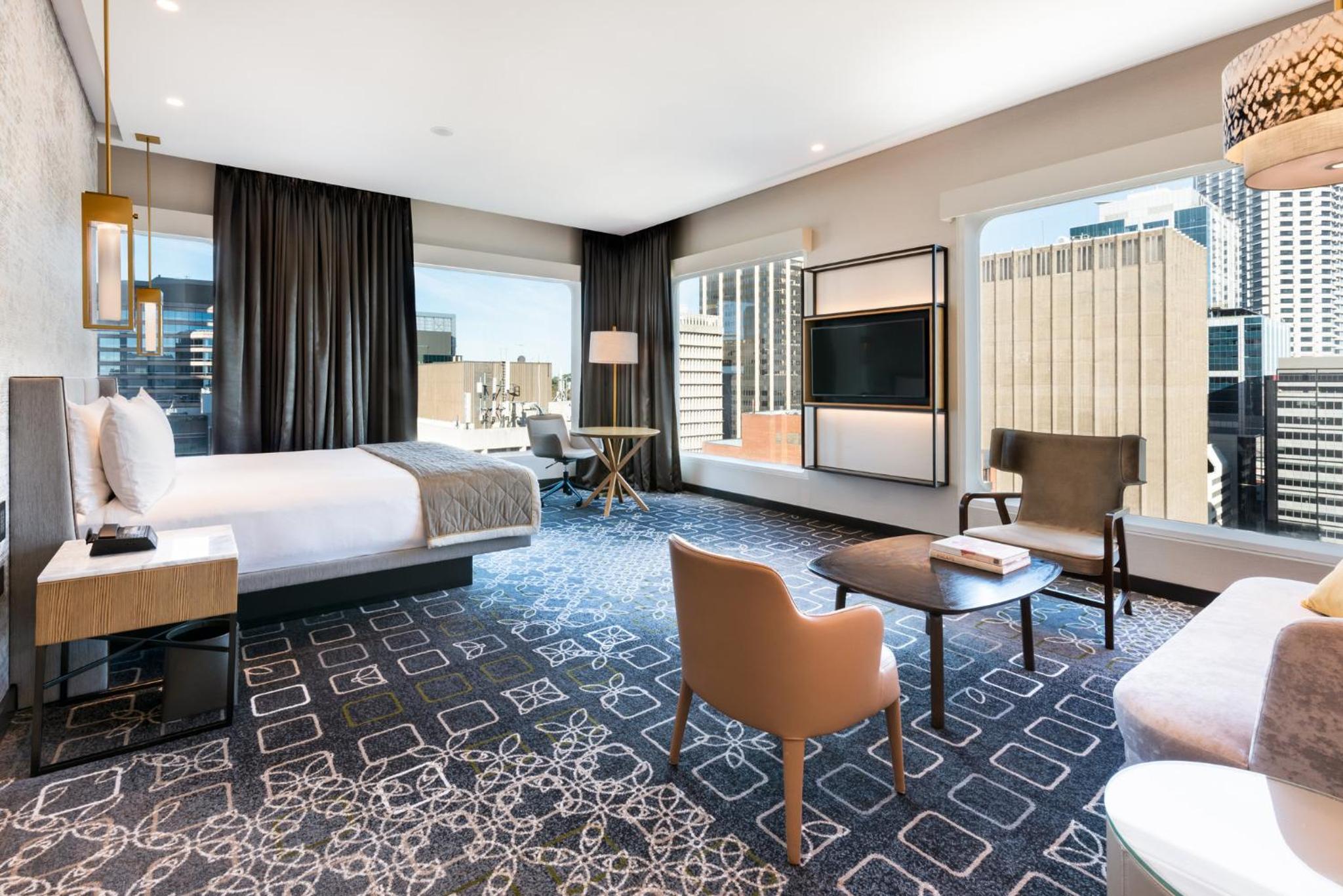 Junior Suite with Club Lounge Access