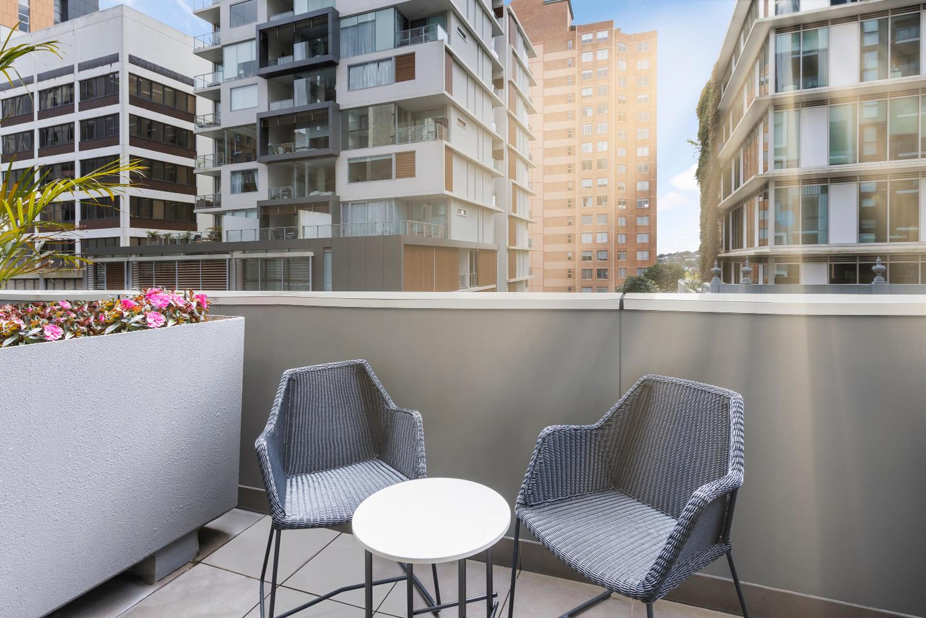 Premium King Room with Balcony photo 3
