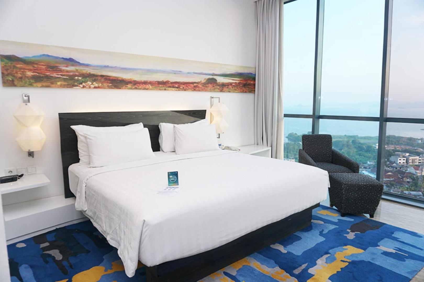 Superior King Room with Ocean View - Photo 2