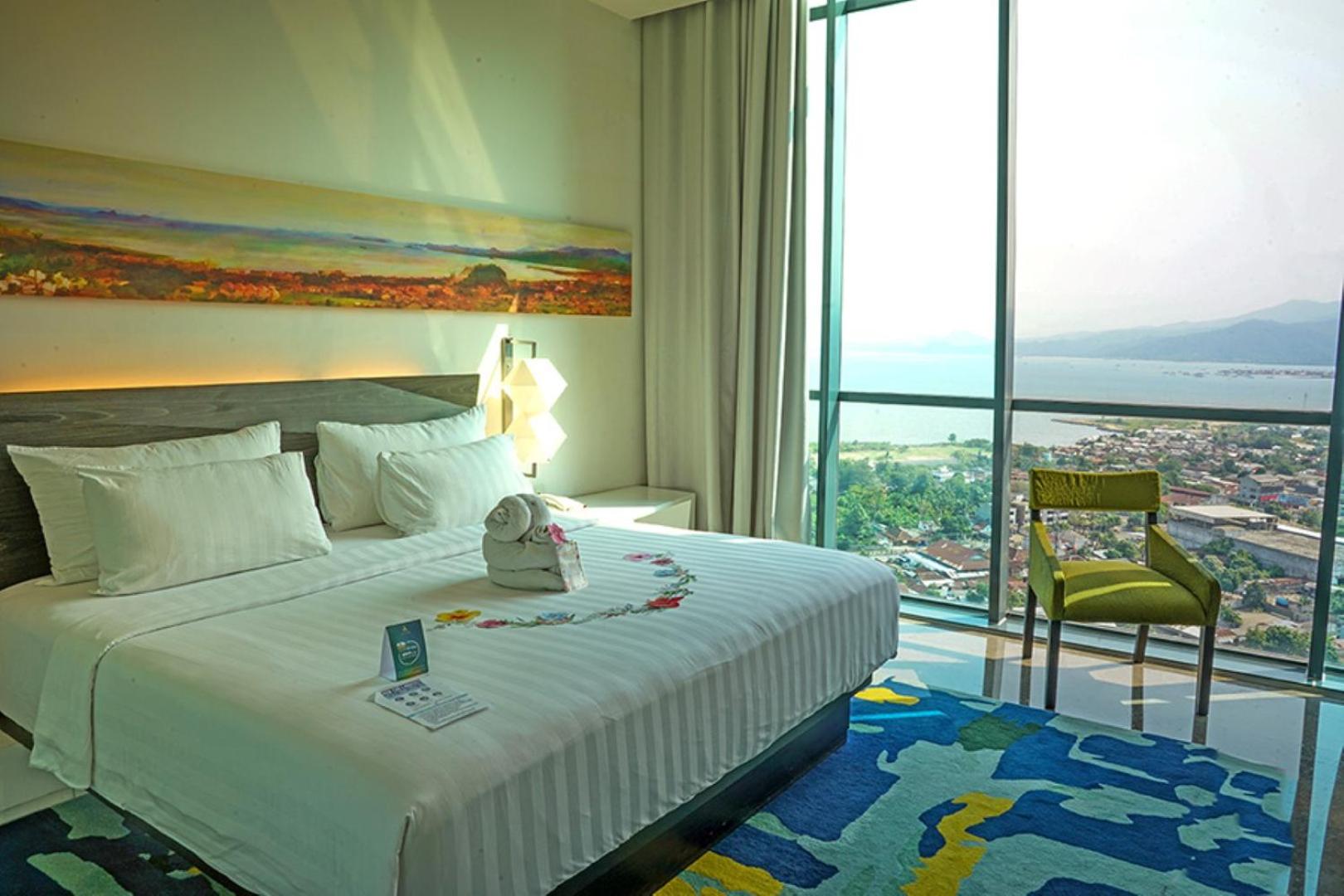 Superior King Room with Ocean View - Photo 4