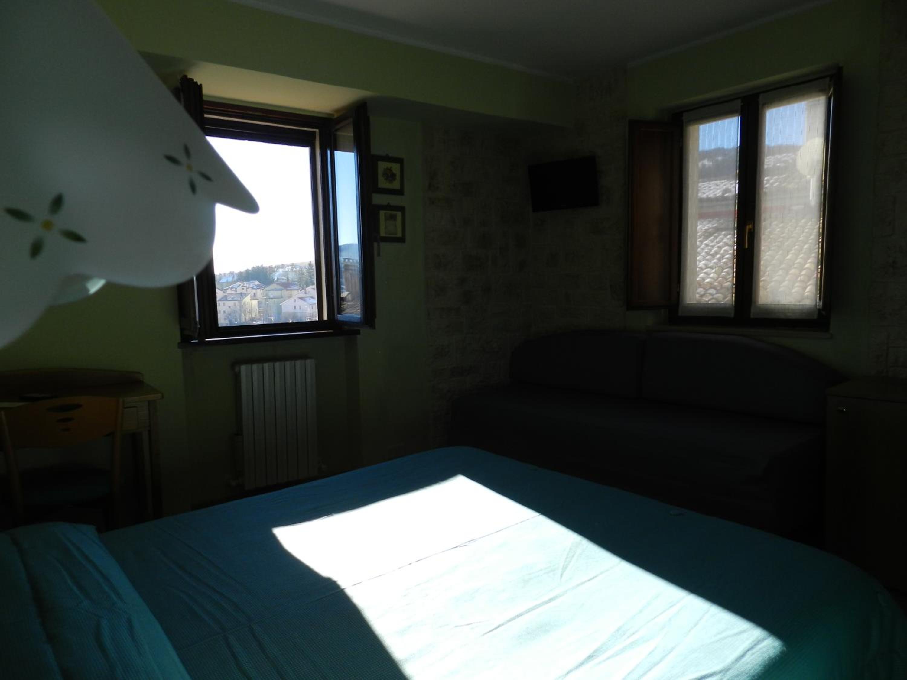 Double Room - Photo 8
