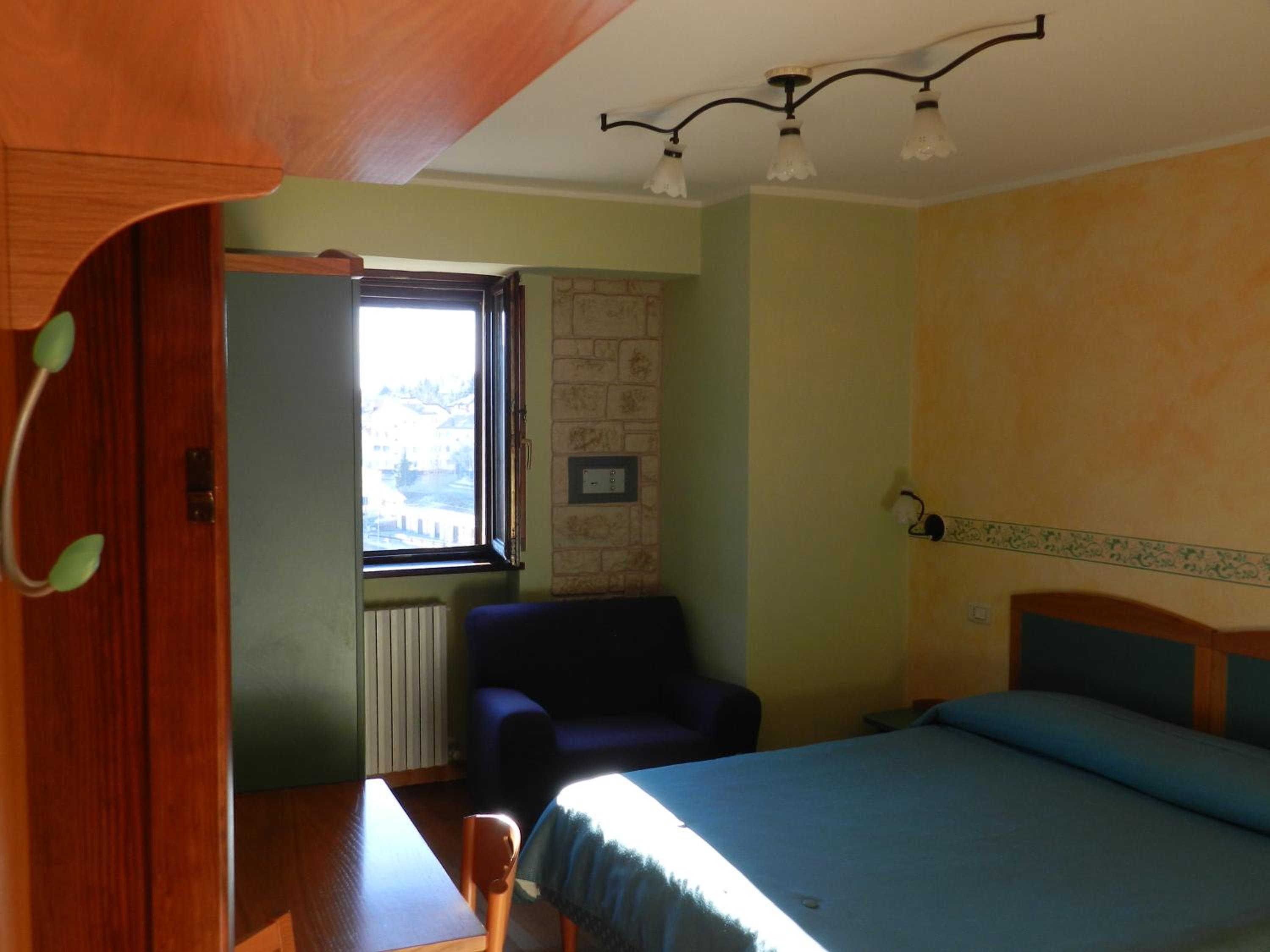 Double Room - Photo 4