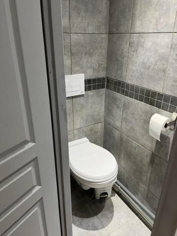 Single Room with Shared Bathroom photo 3