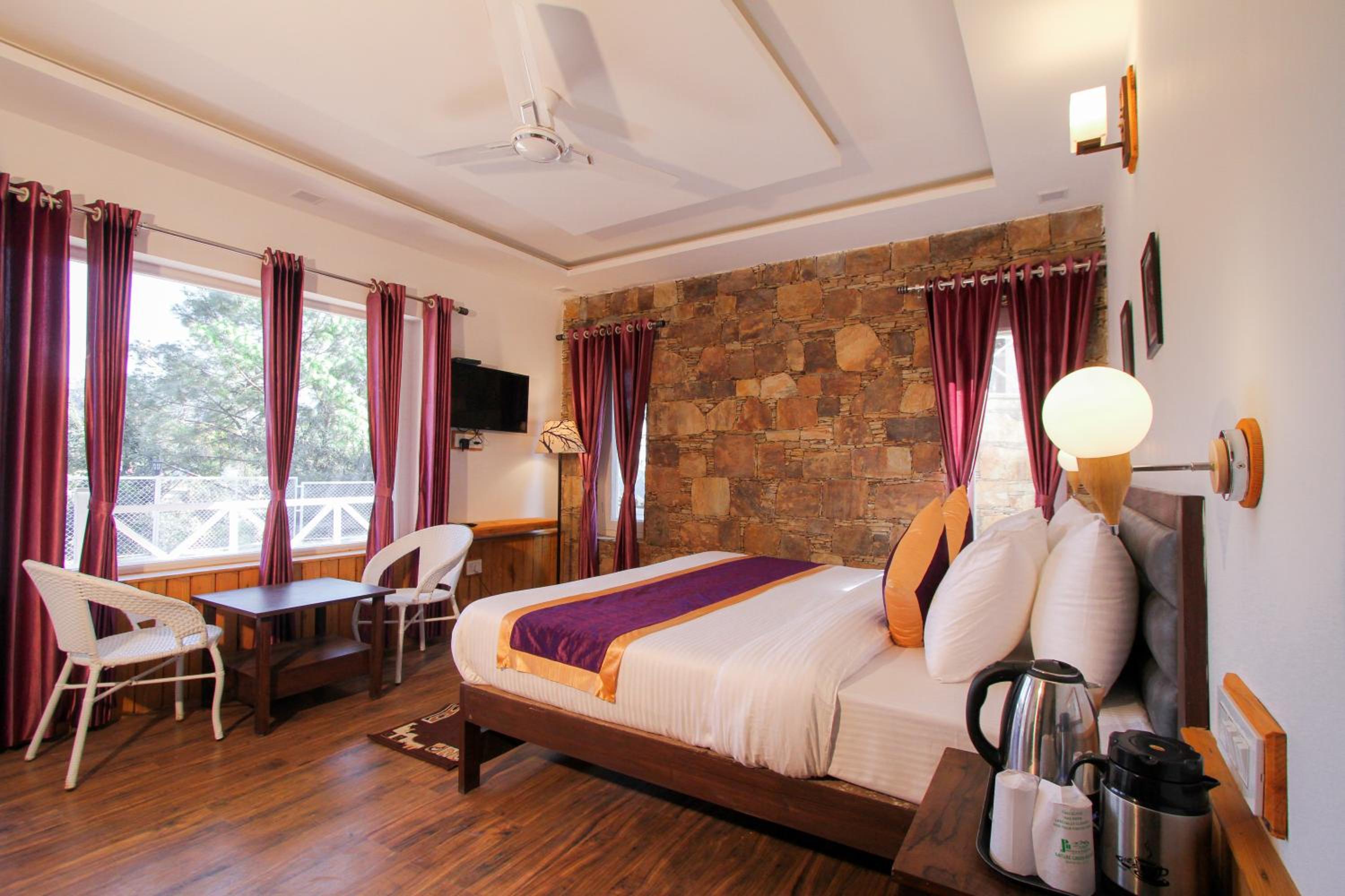 Deluxe Double Room with Balcony - Photo 1