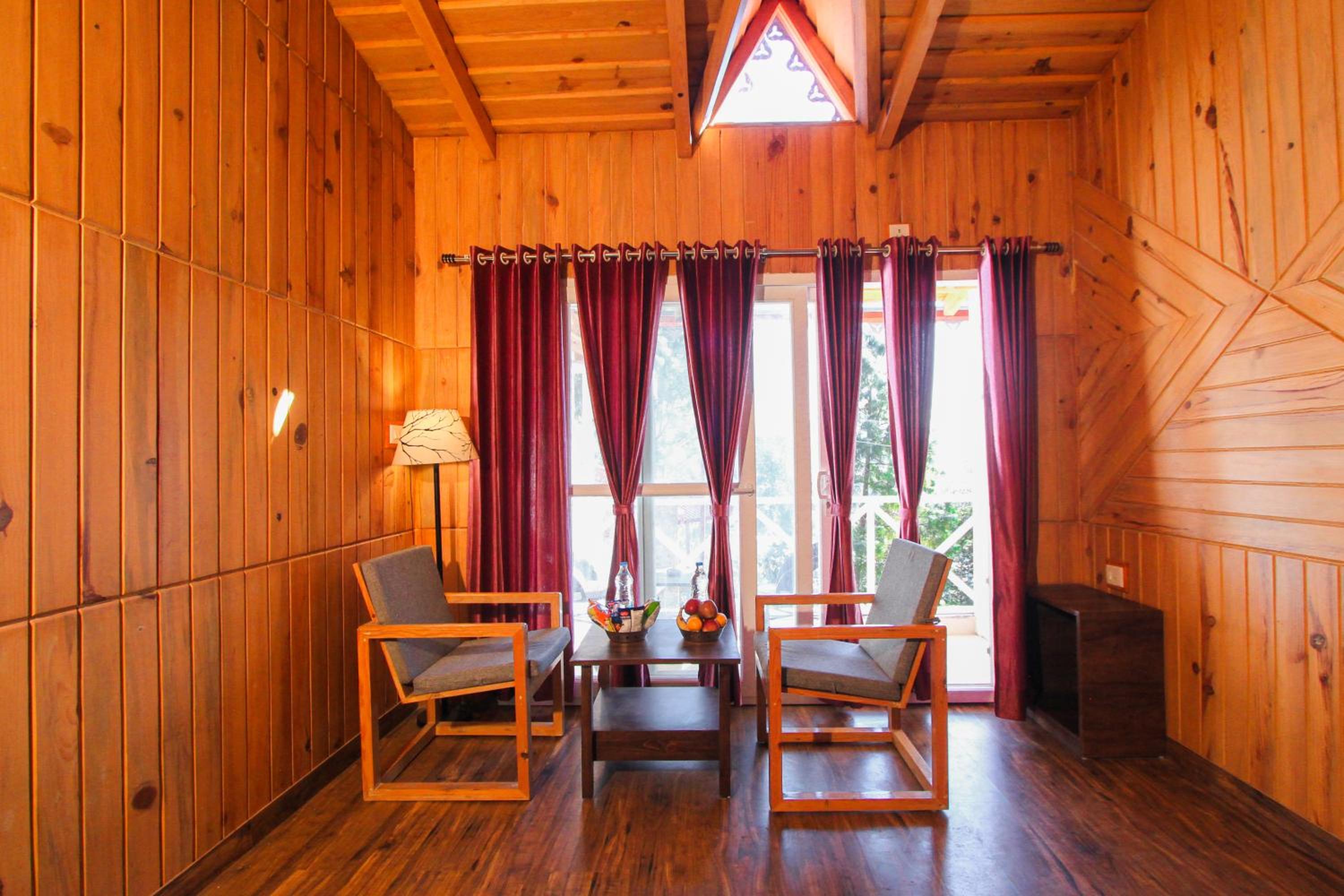 Deluxe Double Room with Balcony - Photo 6
