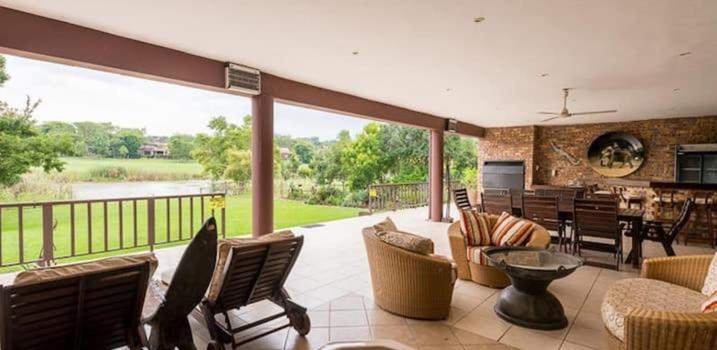 Villa photo 2