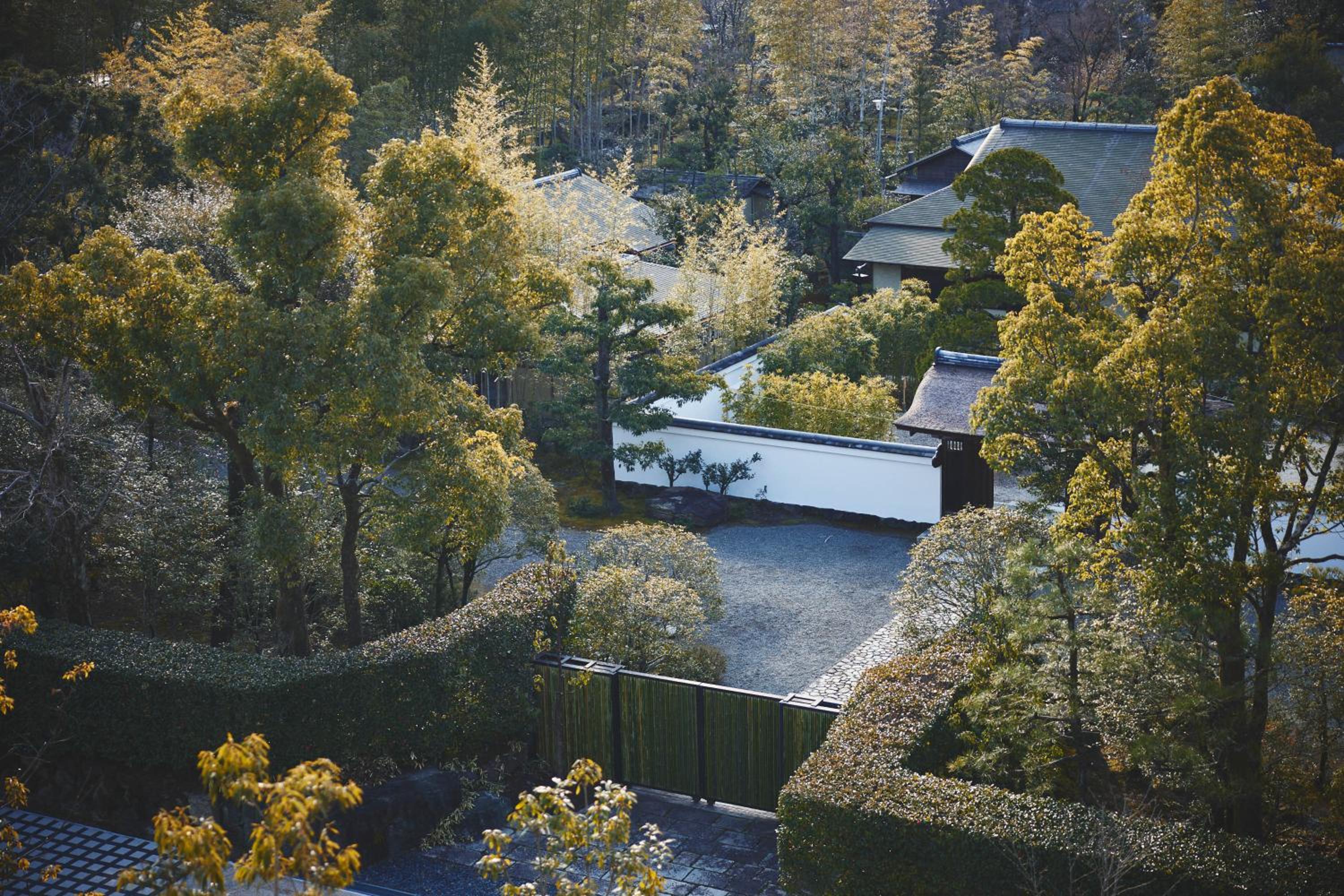 Premium Twin Room with View - Photo 5