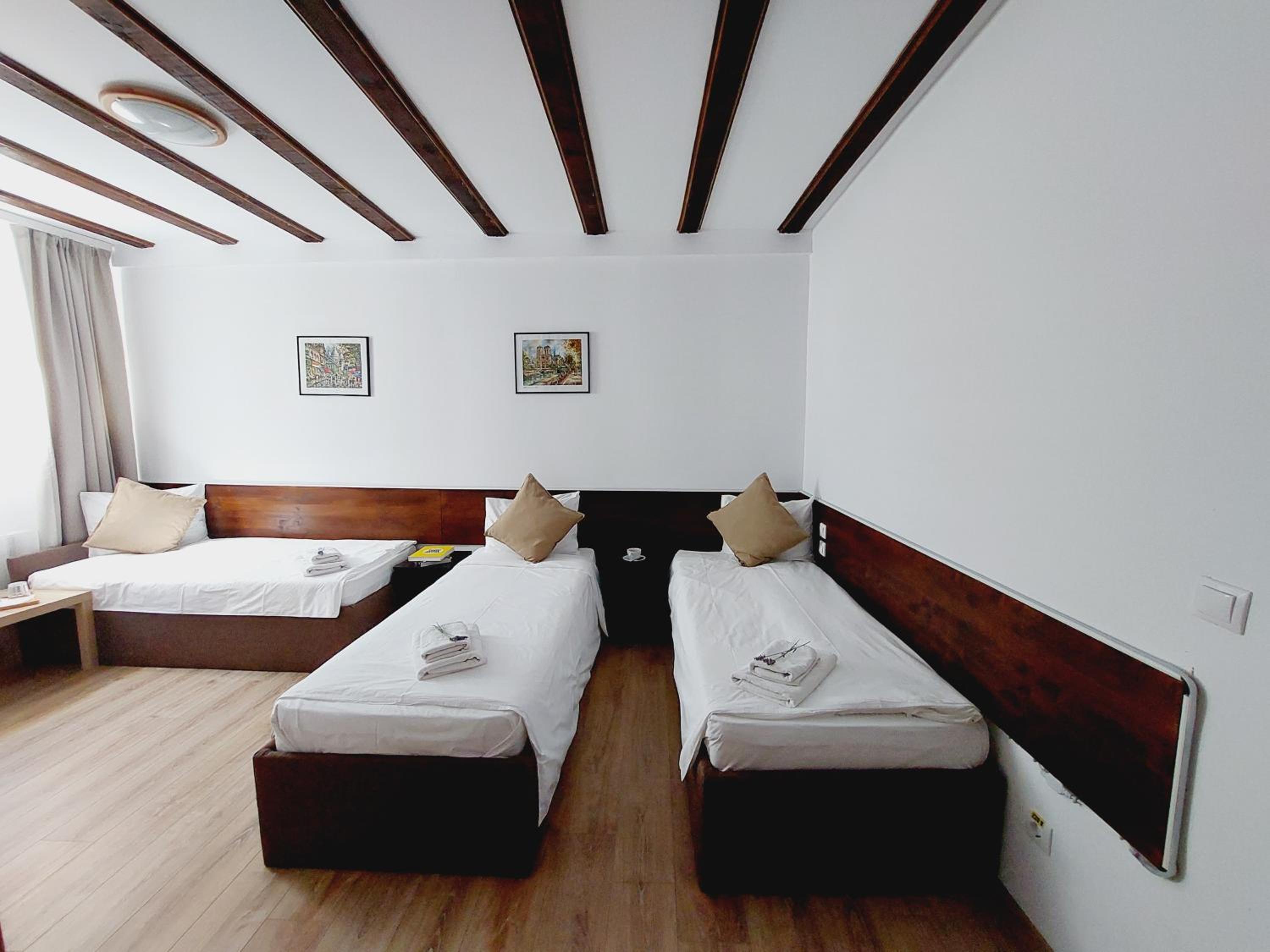 Classic Triple Room - Photo 1