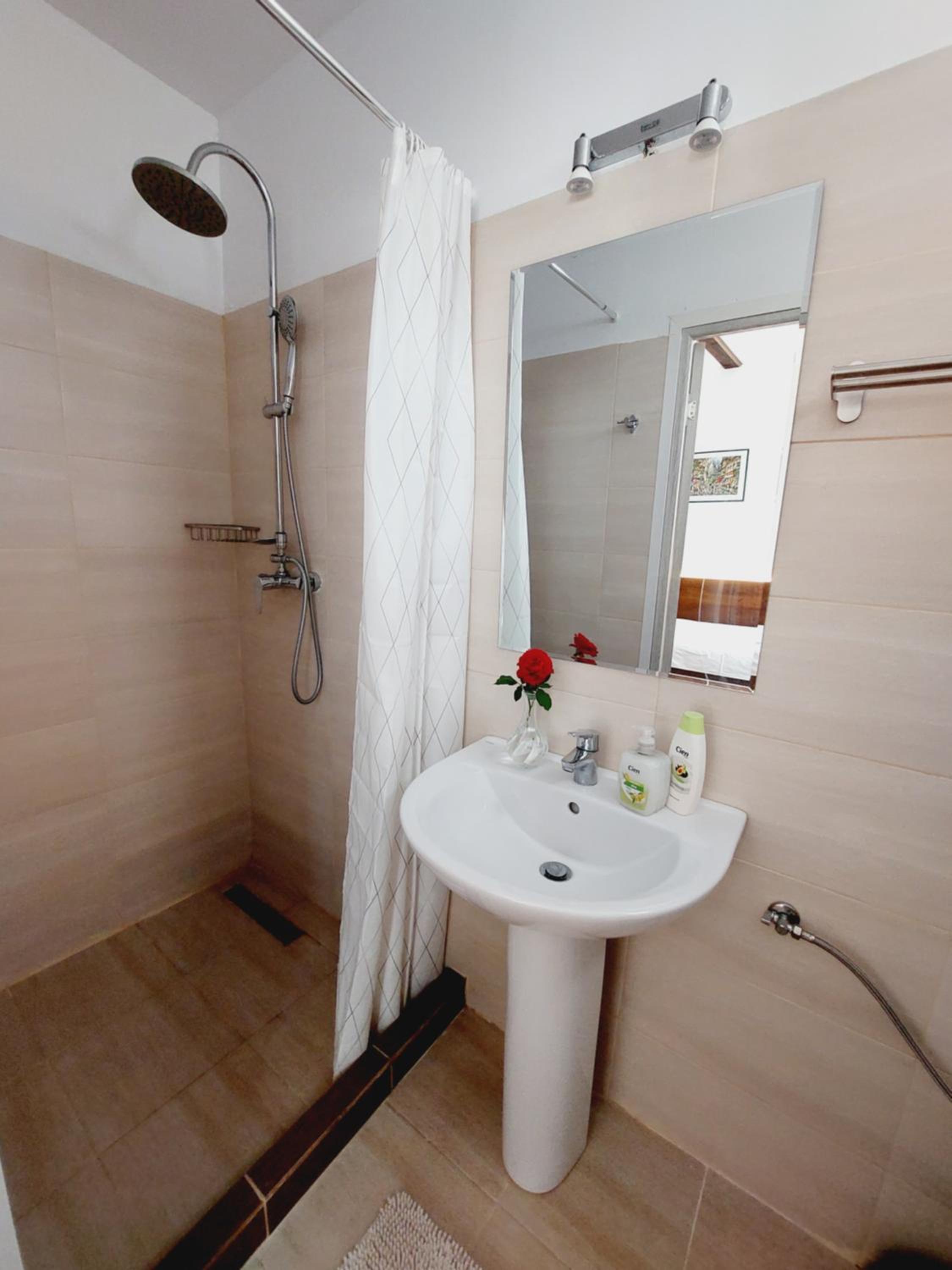 Classic Triple Room - Photo 9