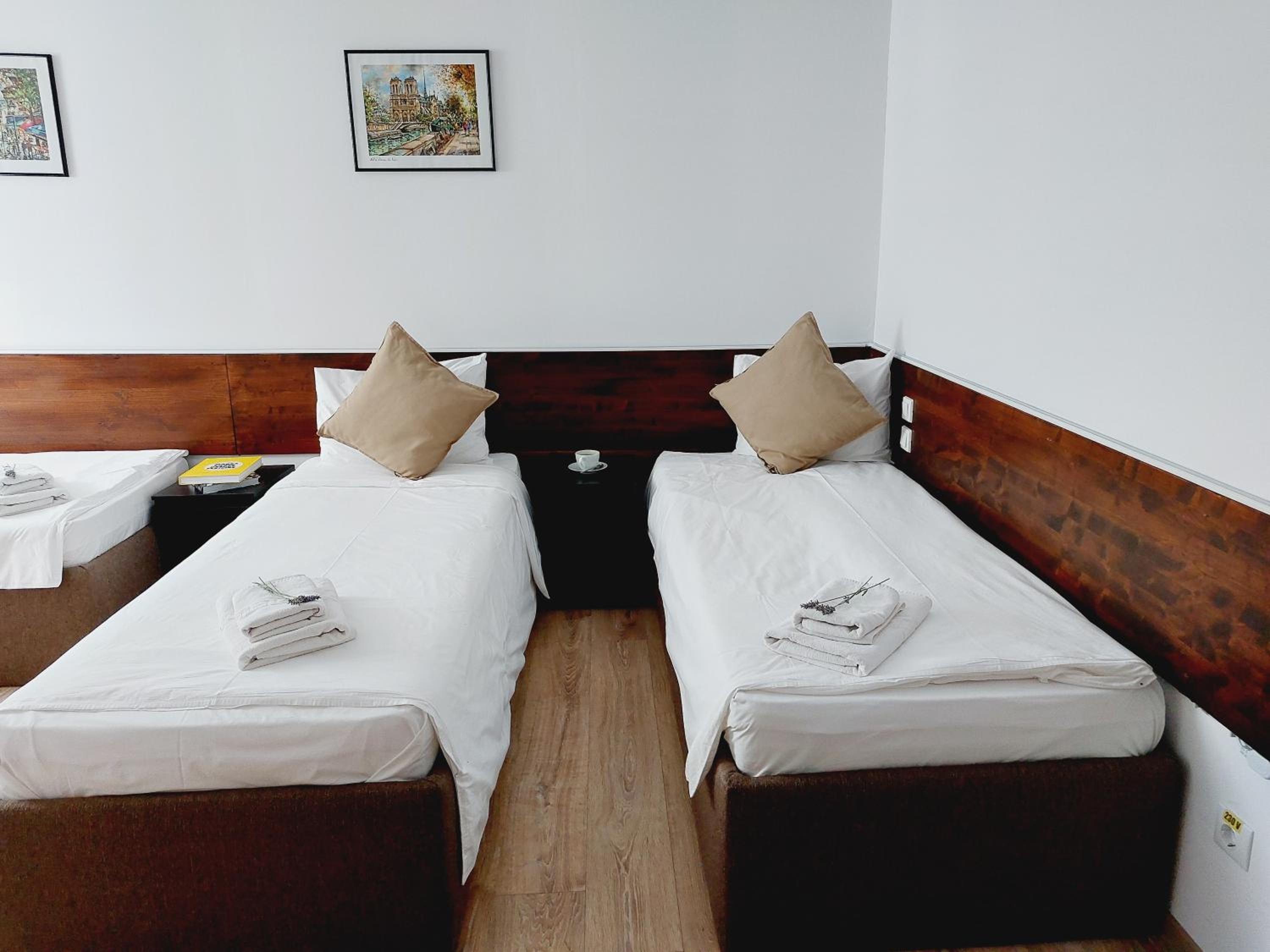 Classic Triple Room - Photo 4