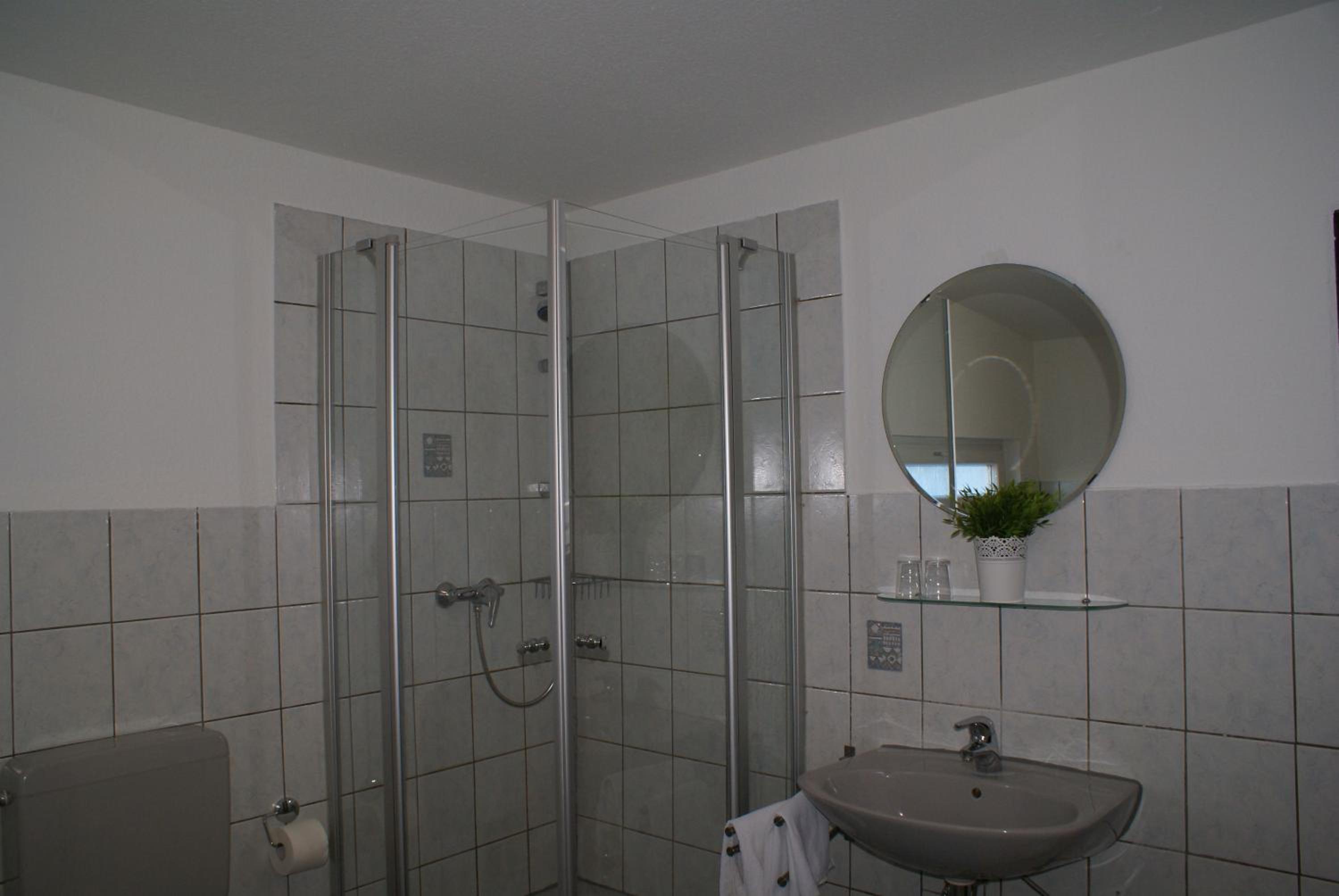 Two-Bedroom Apartment - Photo 19