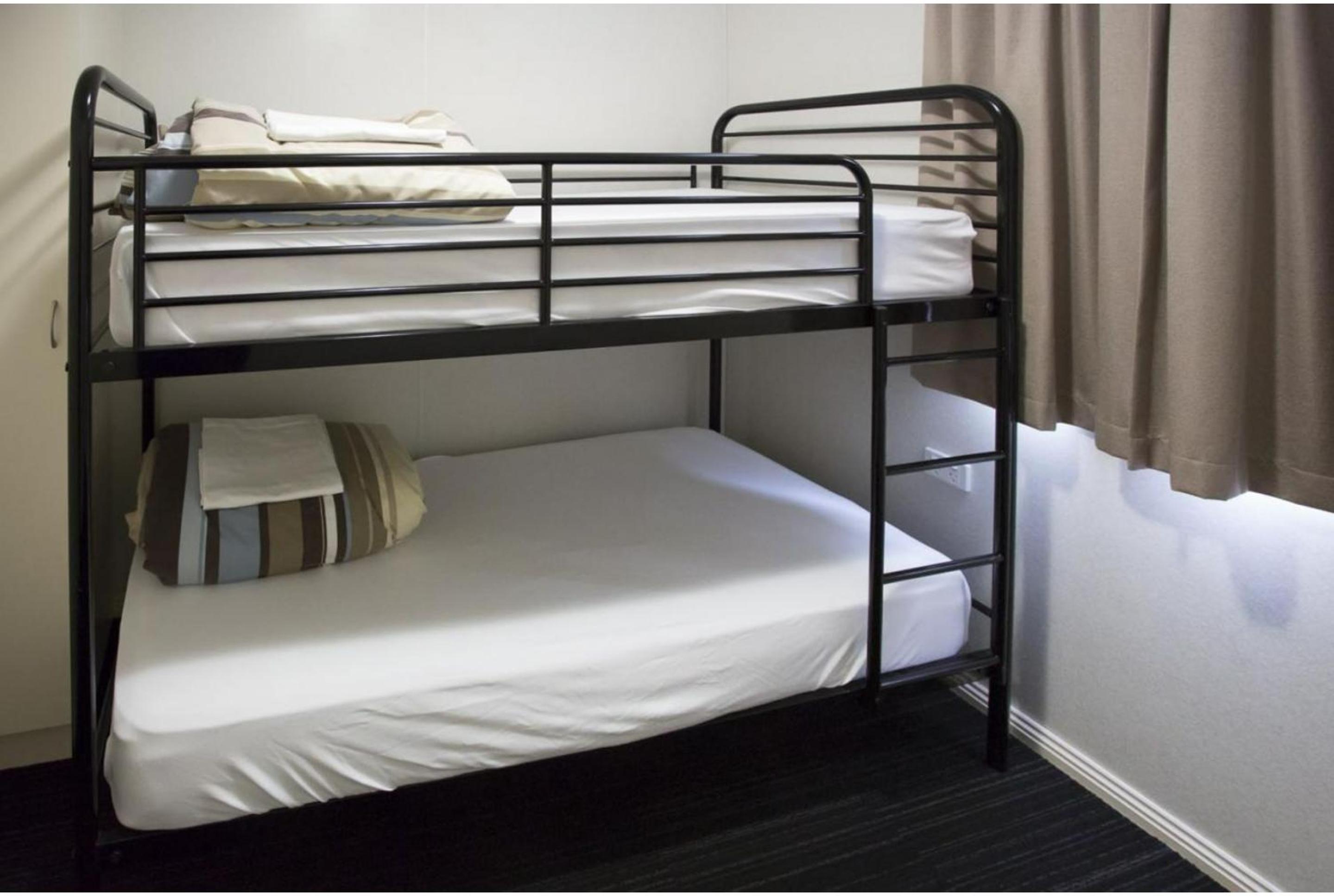 Standard Two-Bedroom Cabin - Sleep 5 - Pet Friendly photo 3
