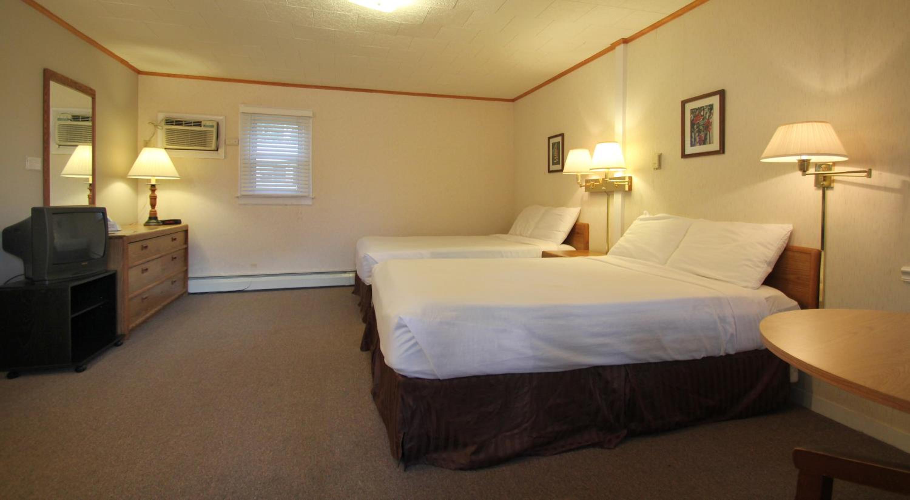 Room with Two Double Beds photo 1