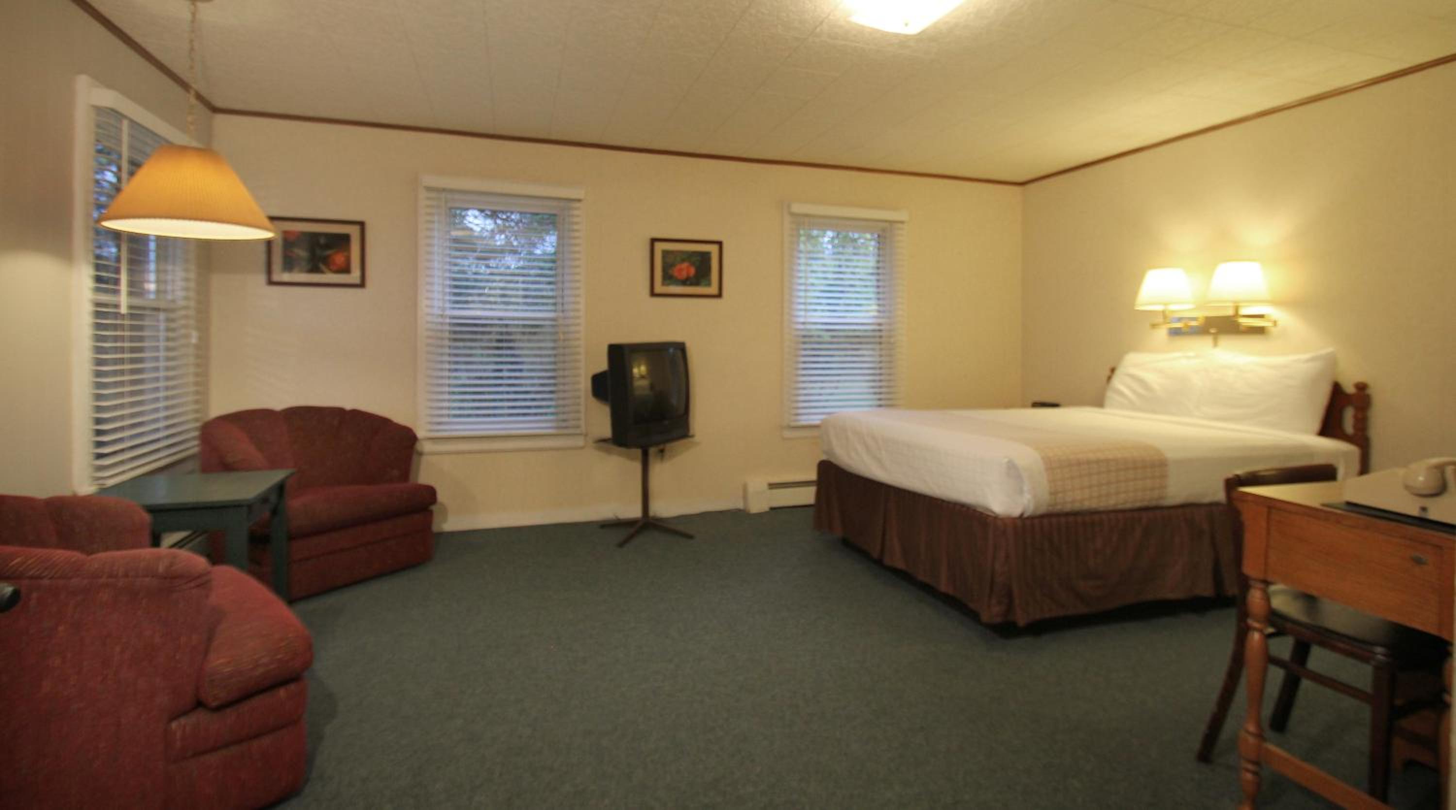 Large Queen Room photo 1