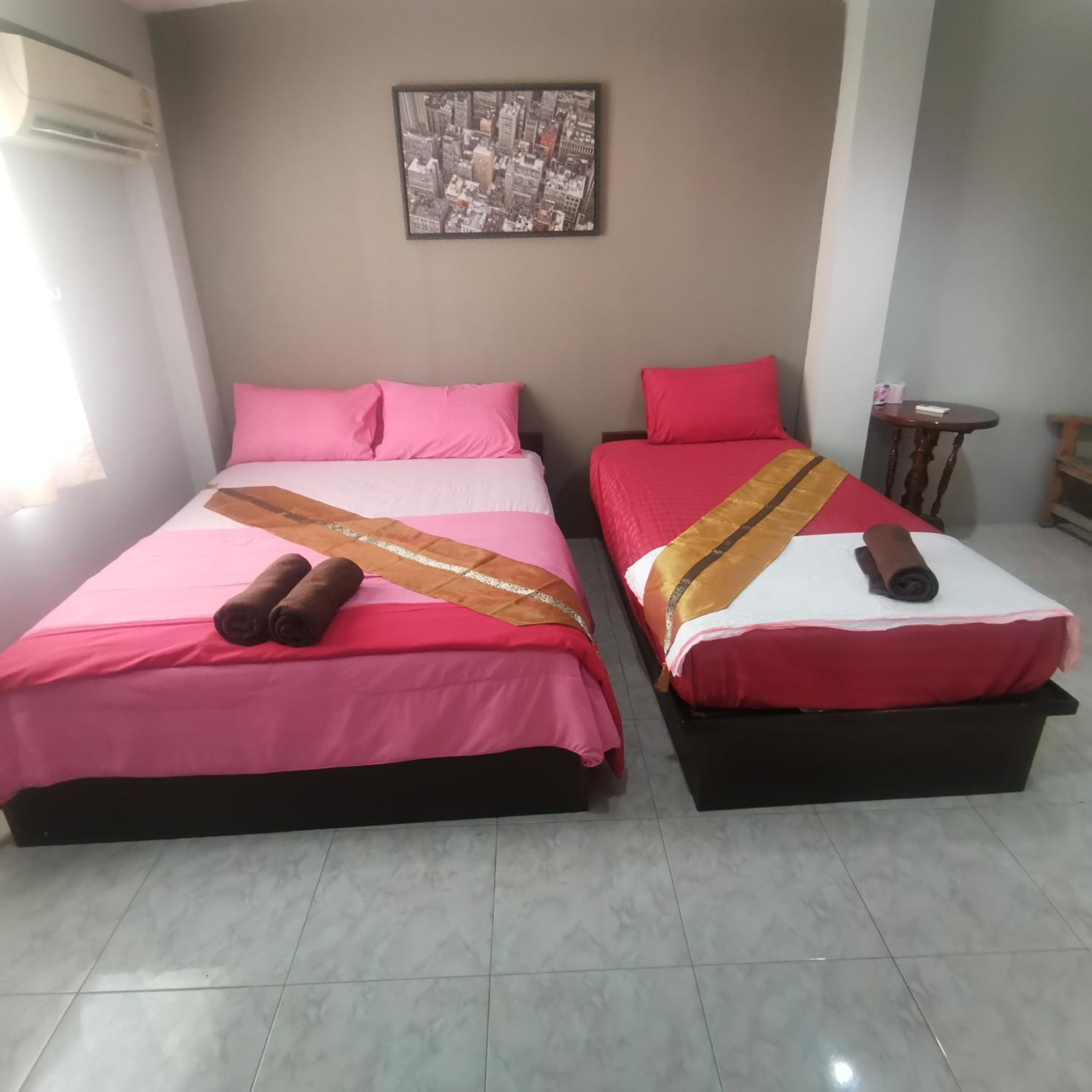 Double Room with Private Bathroom - Photo 3