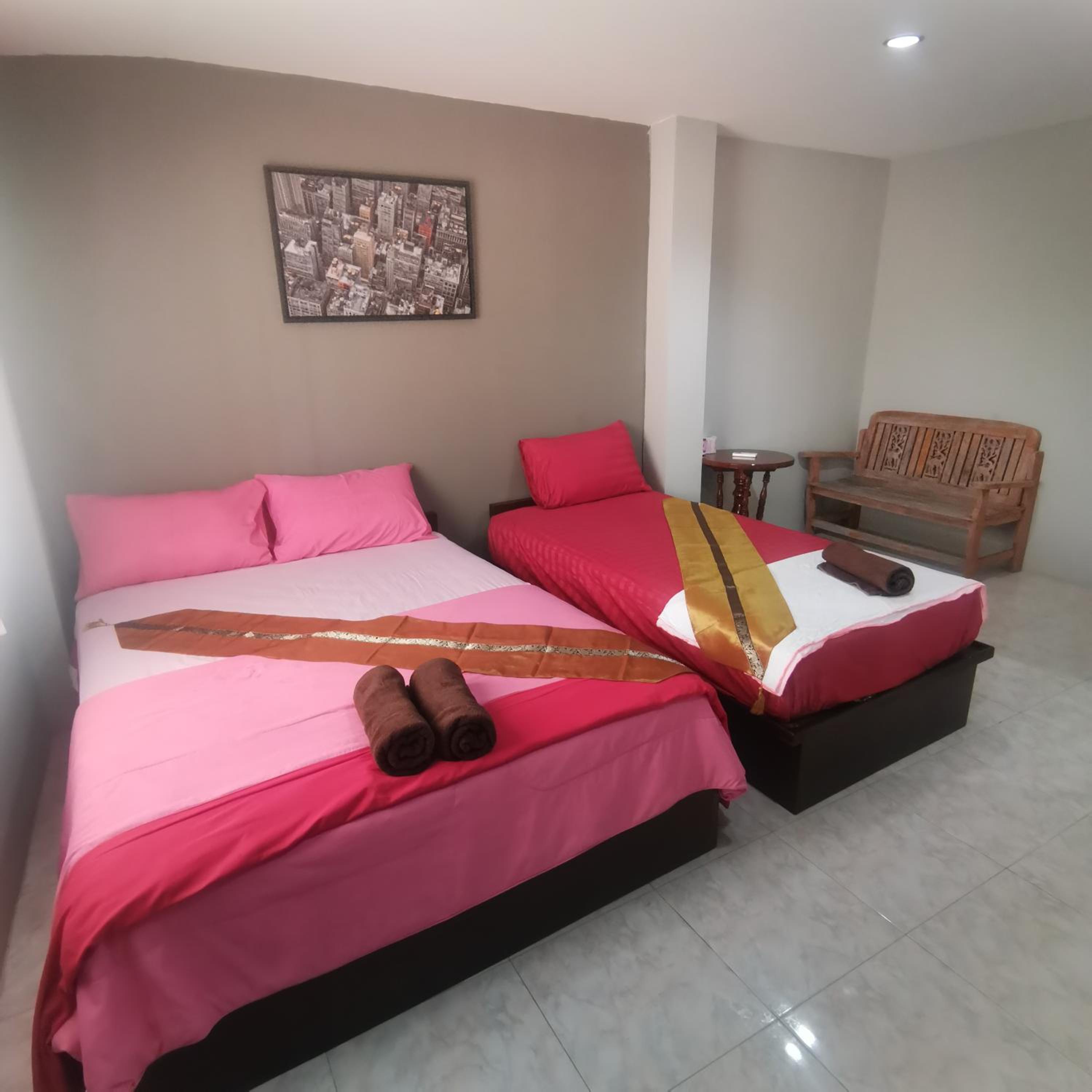 Double Room with Private Bathroom - Photo 4